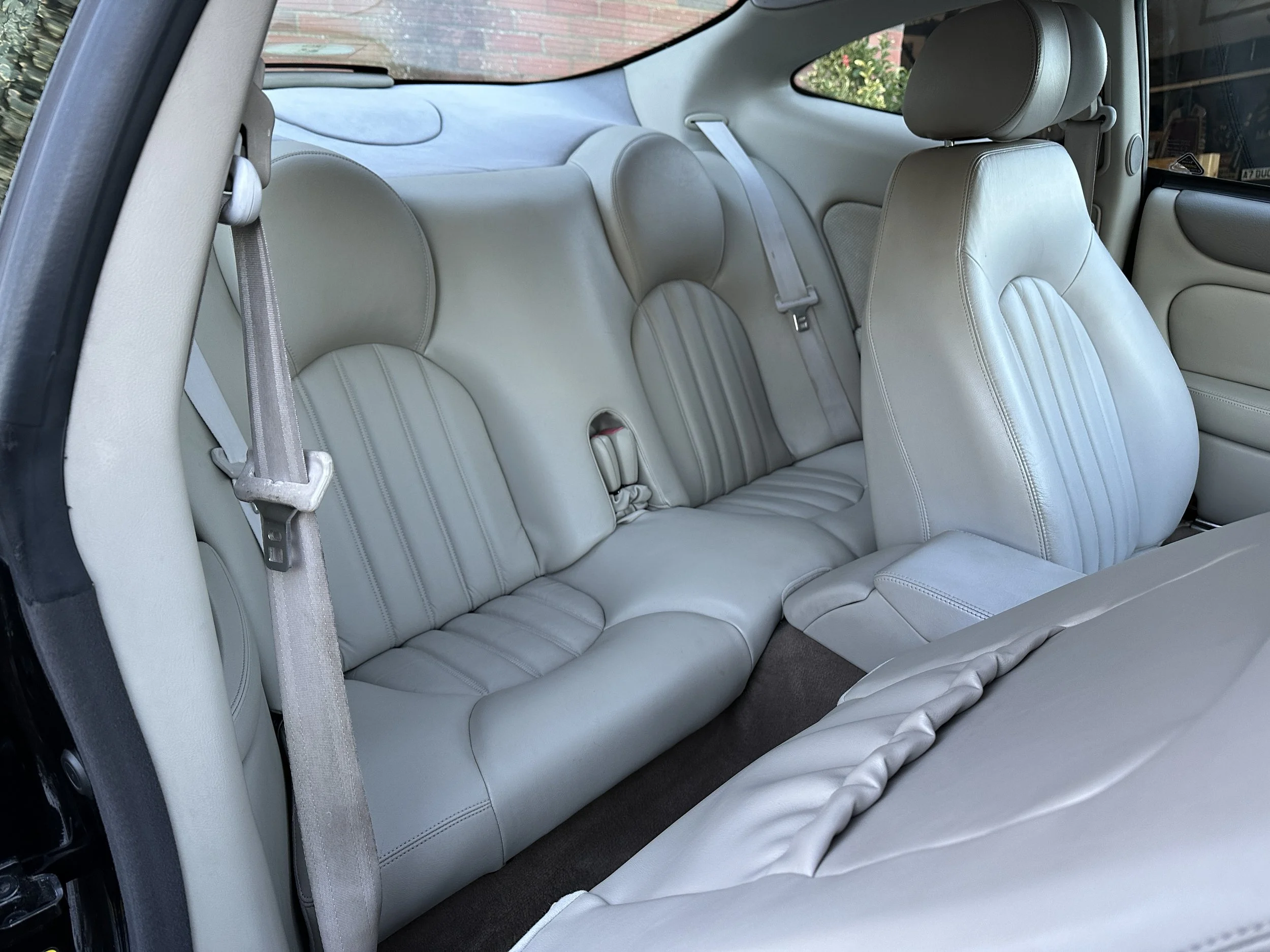 Jaguar XK8 - OU02MFZ (11).jpg