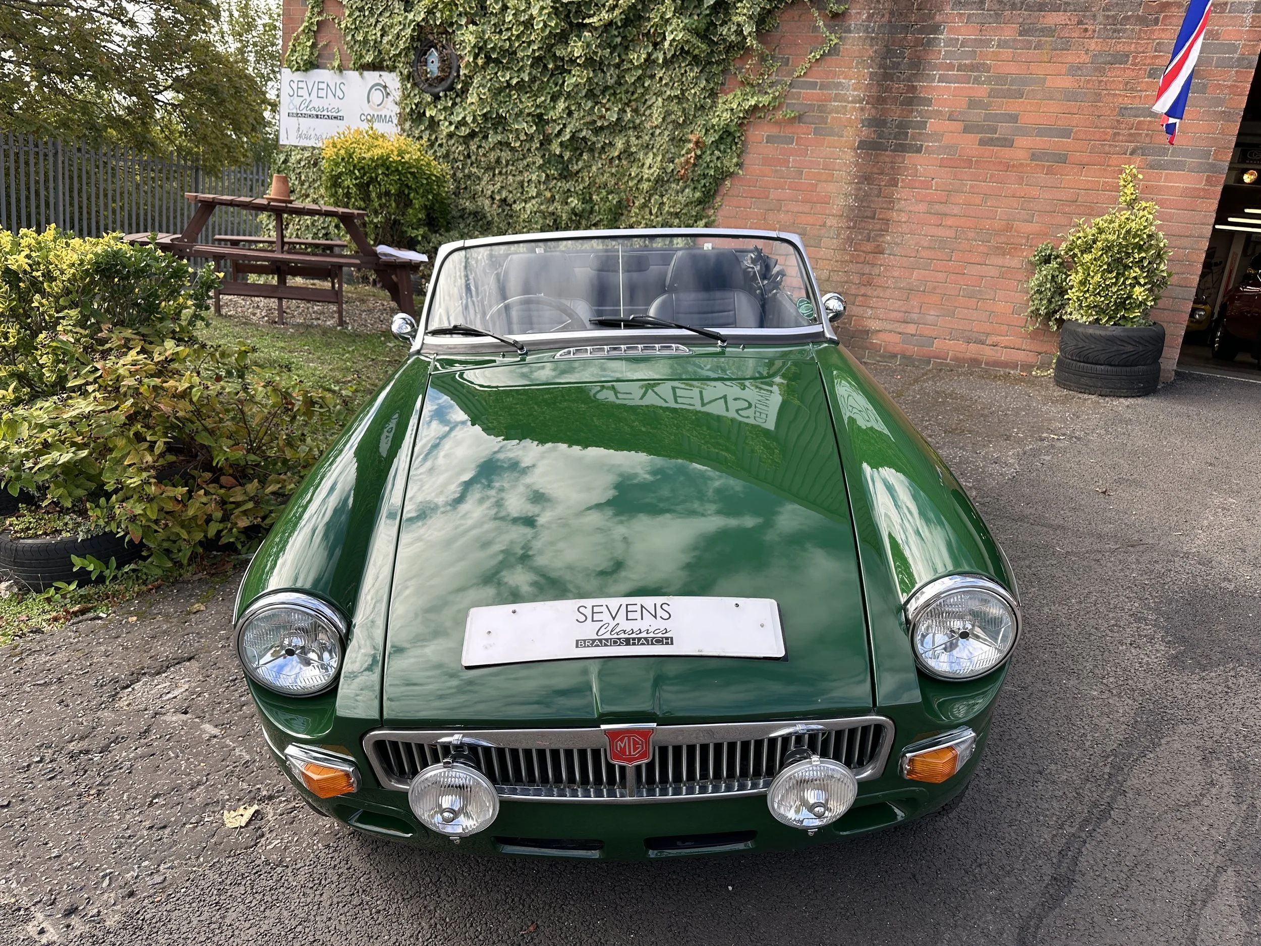 MGB Roadster - TVP495S (14).jpg