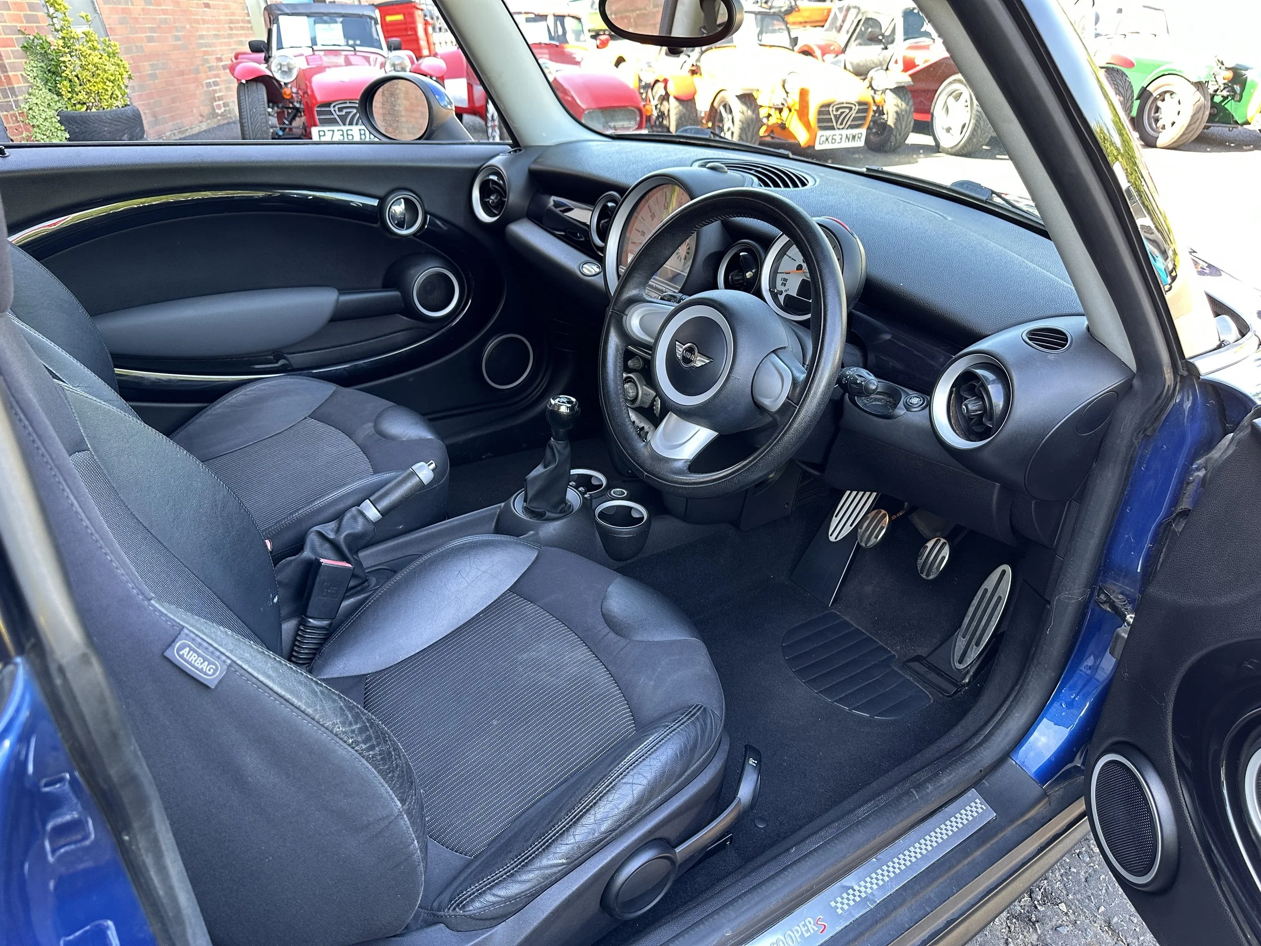 Mini Cooper S - RK57VKS (7).jpg