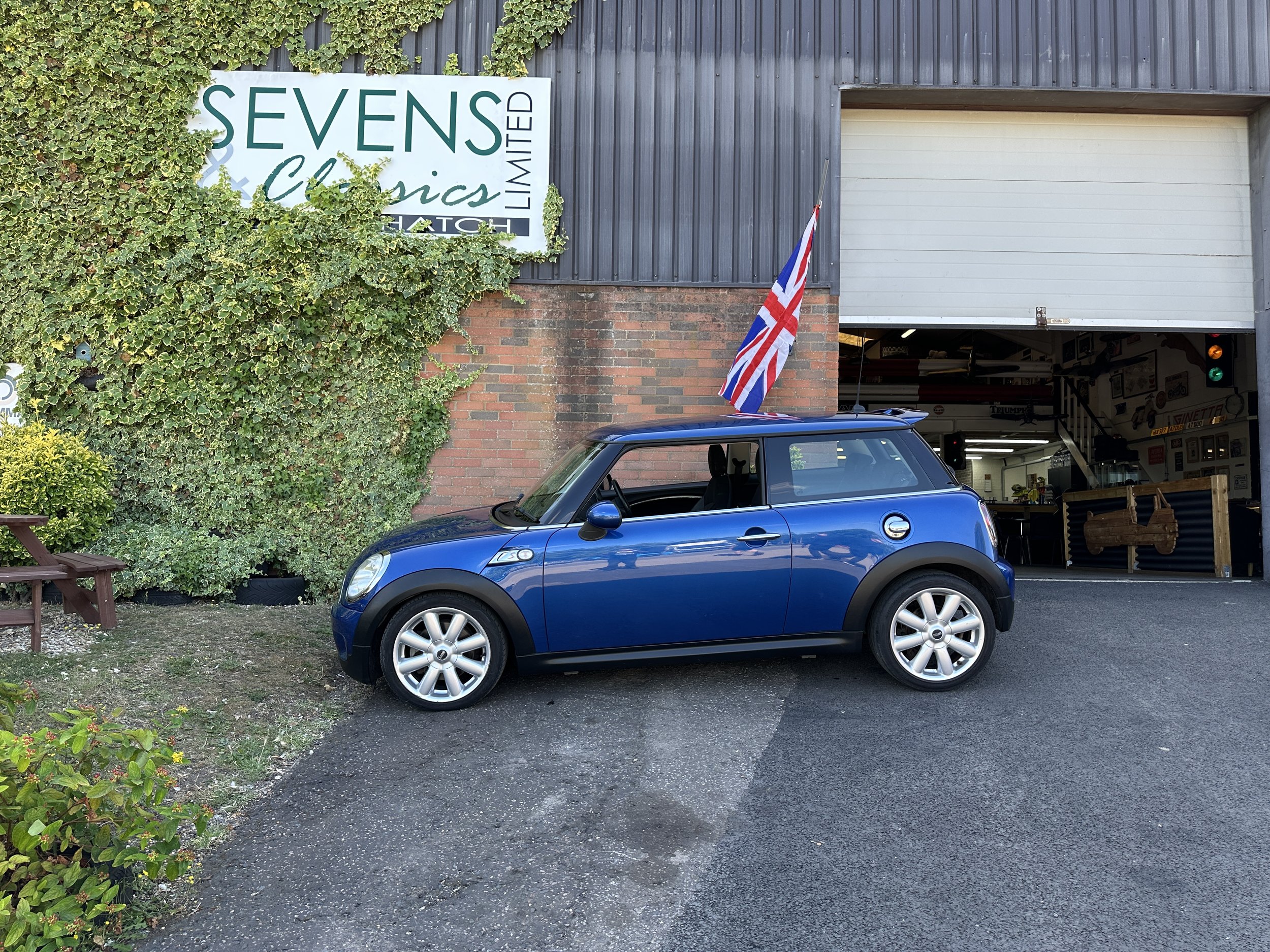 Mini Cooper S - RK57VKS (13).jpg