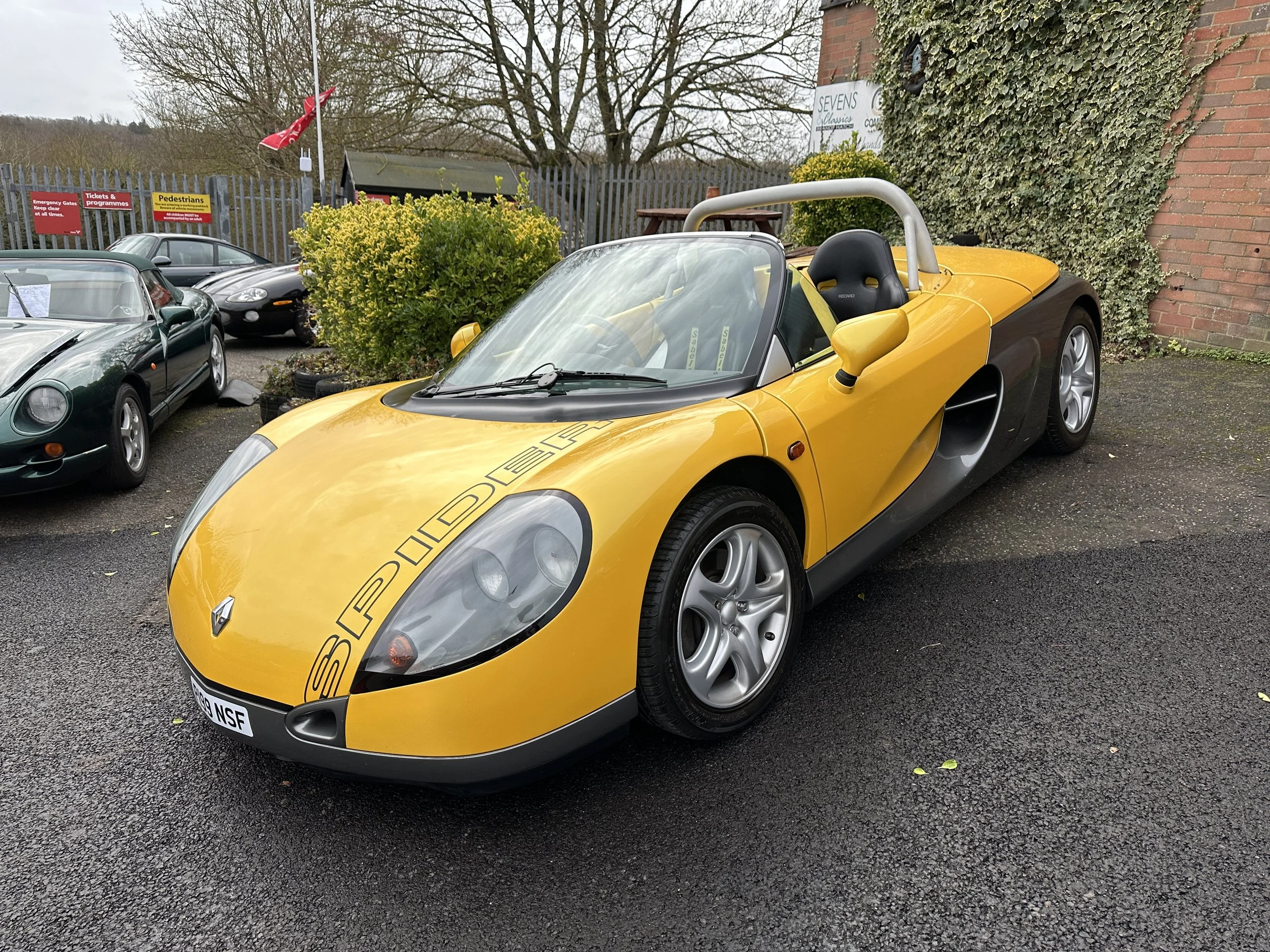 Renault Spider - P199NSF (3).jpg