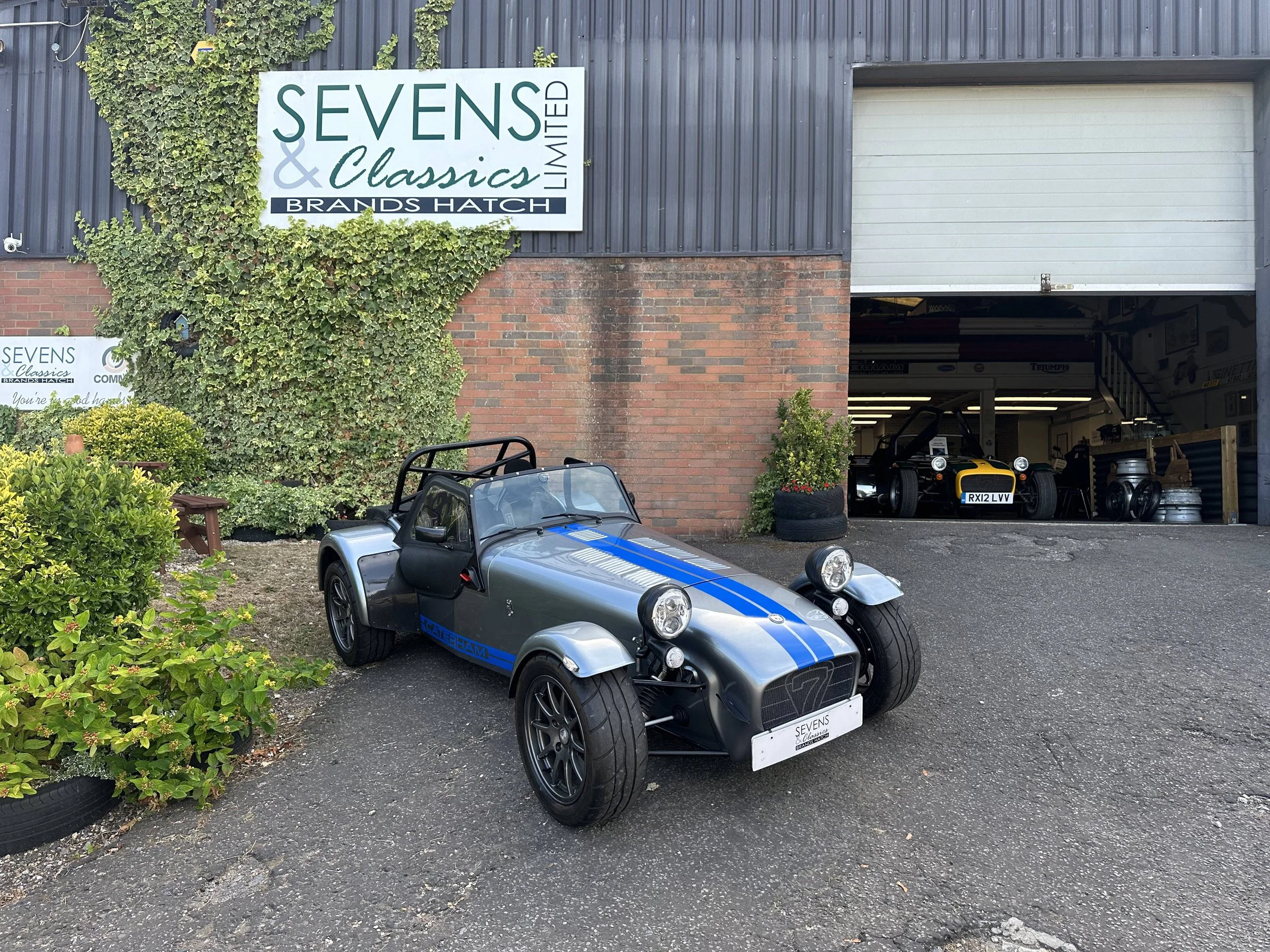 Caterham Roadsport160 - AY05HKT (1).jpeg