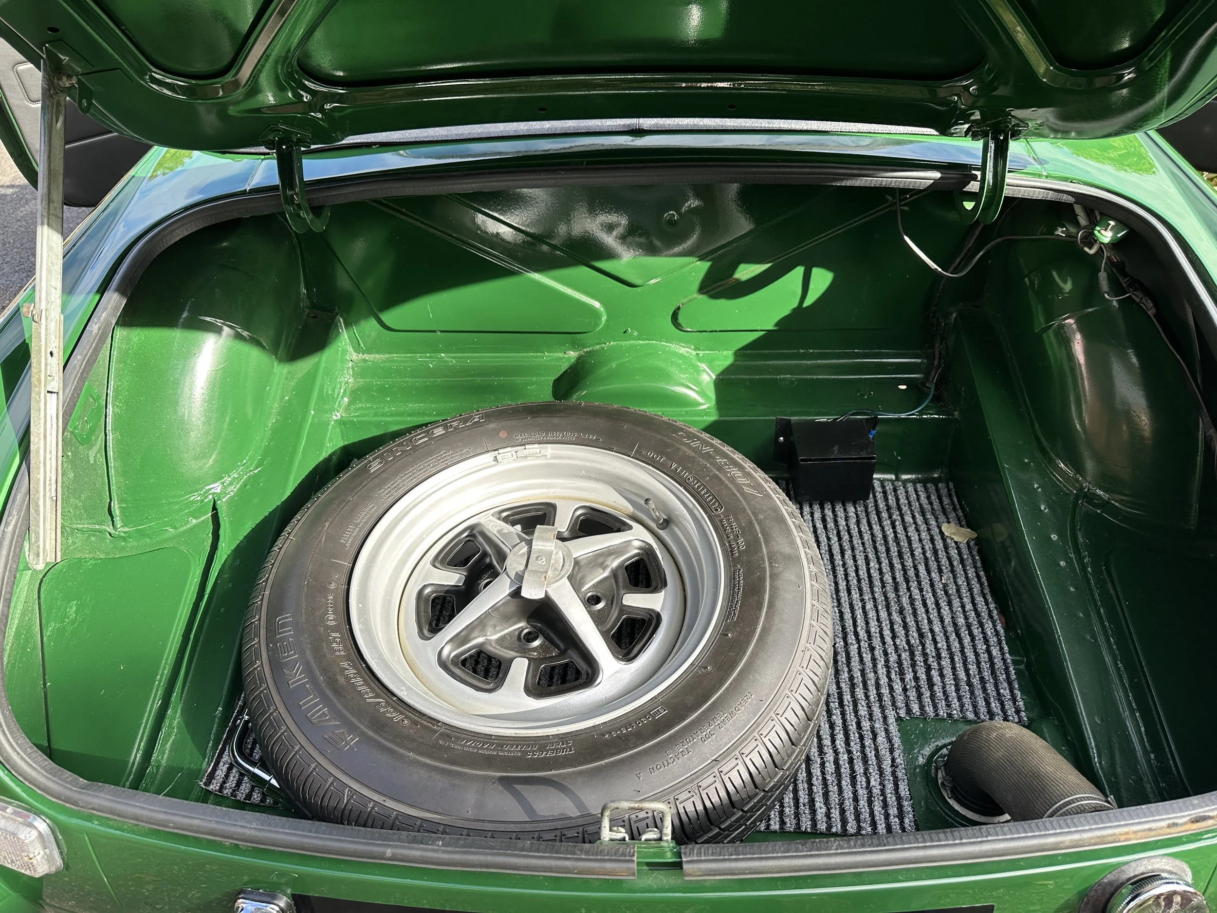 MGB Roadster - TVP495S (7).jpg