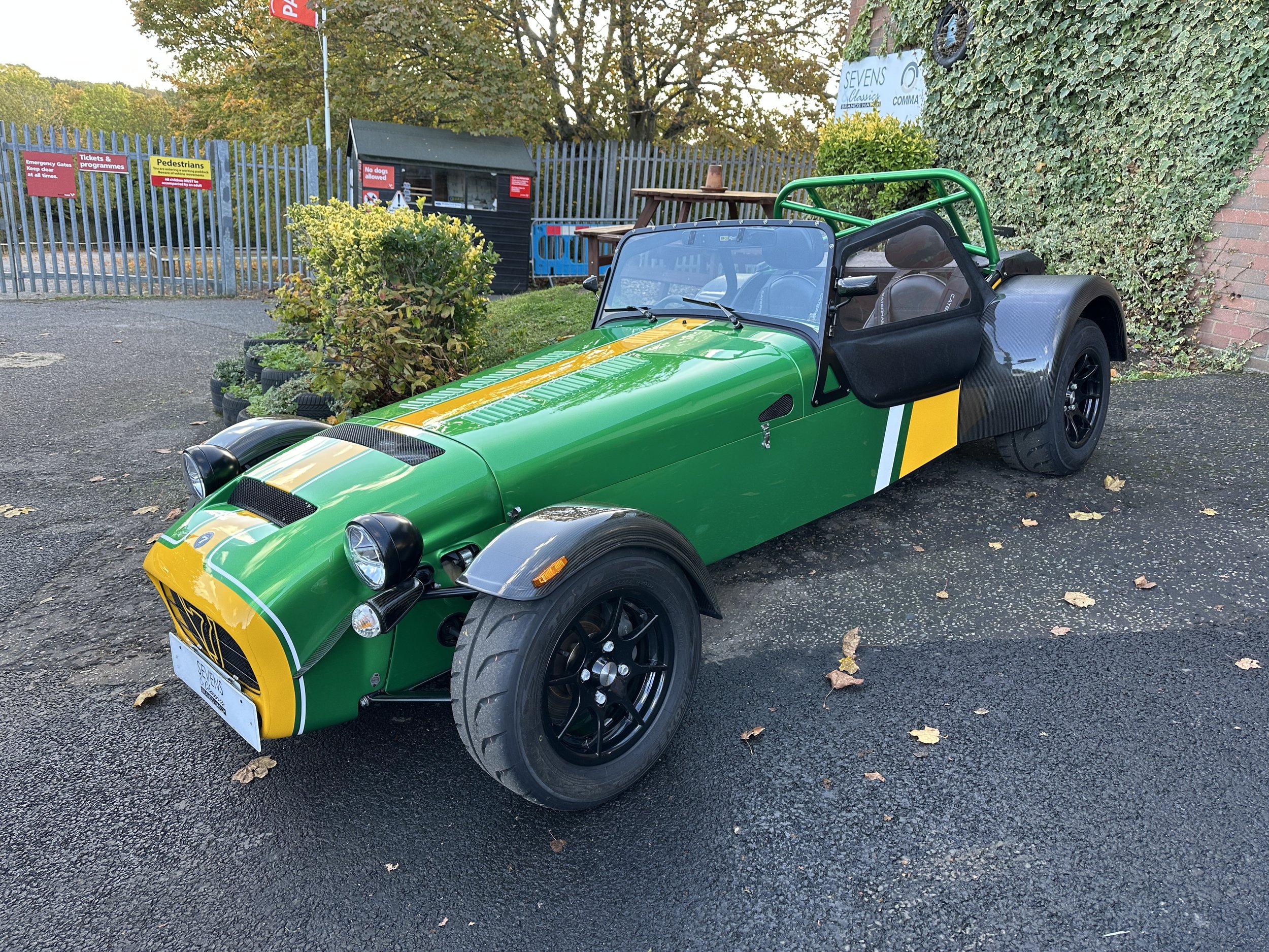 Caterham 620S SV - RX21FBL (3).jpg