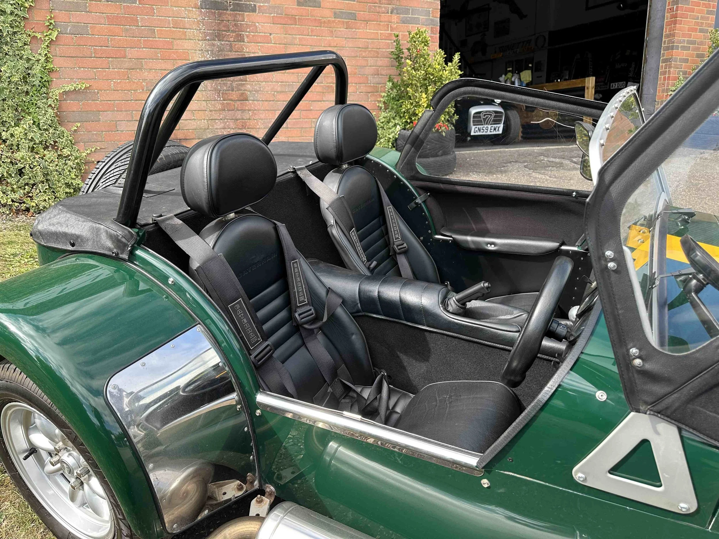 Caterham SV Roadfsport 140 - RX12LVV (9).jpeg