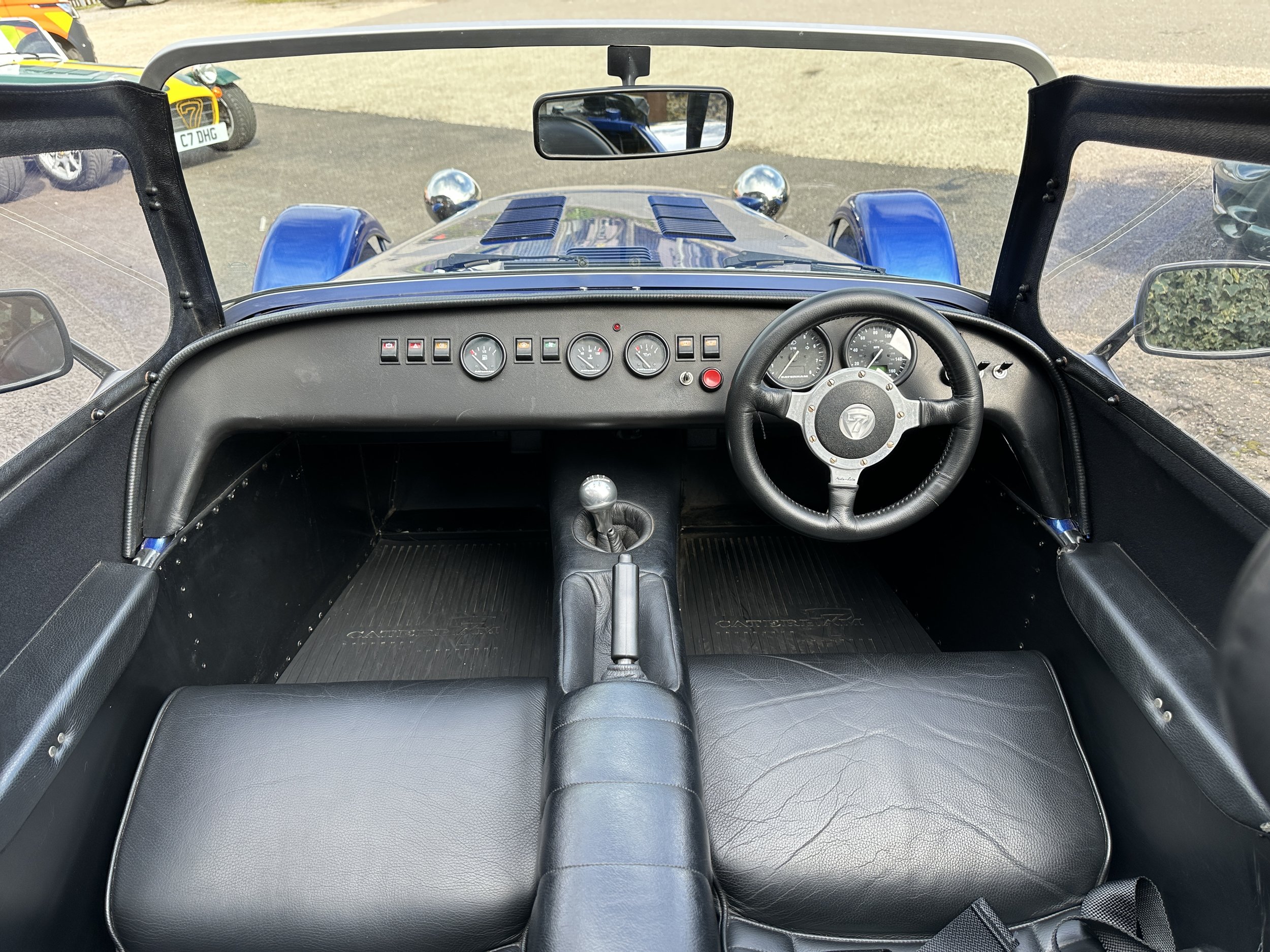 Caterham SDV 150 - AO63LRJ (7).jpg