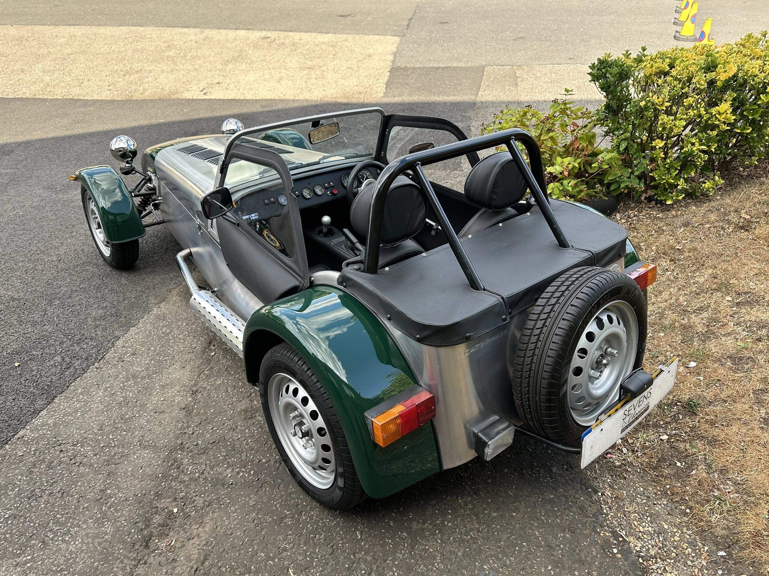 Caterham Seven 160 - LX64BBF (4).jpg