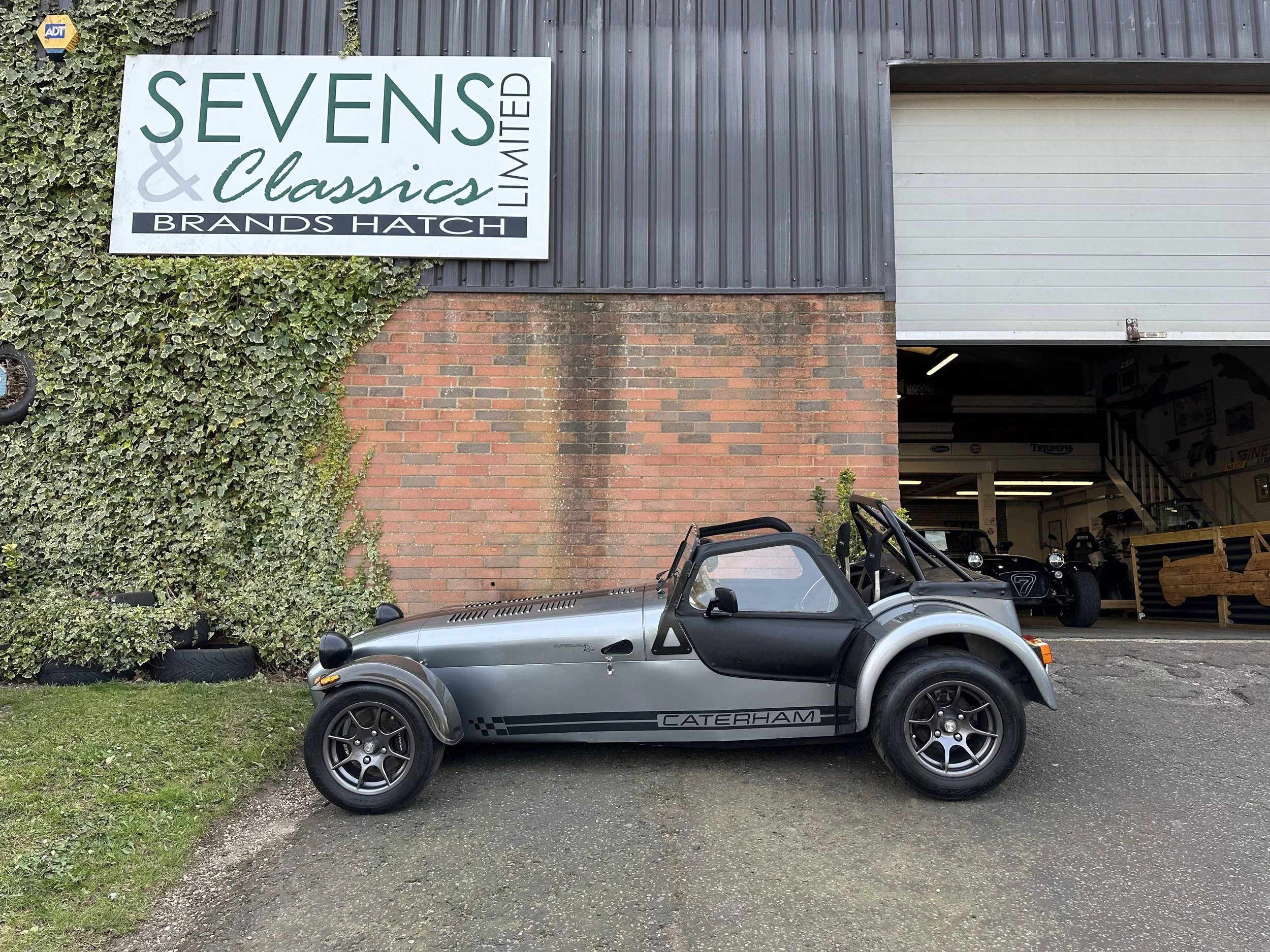 Caterham R700 Caterham Superlight R400 | Sevens & Classics