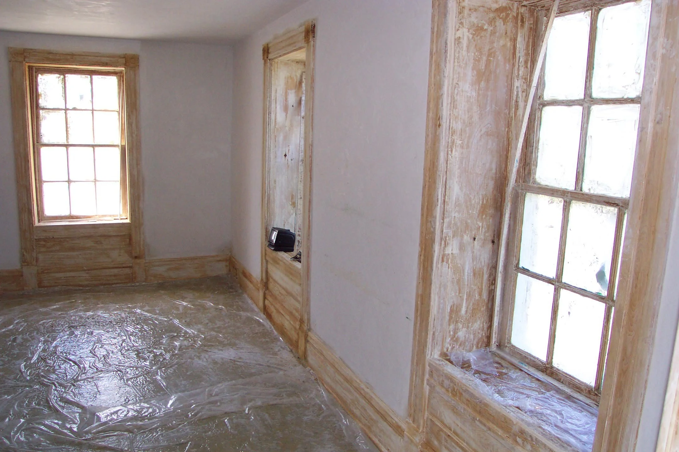 PottawatomieLighthouseRestoration2003Parlor 1st Floor.JPG