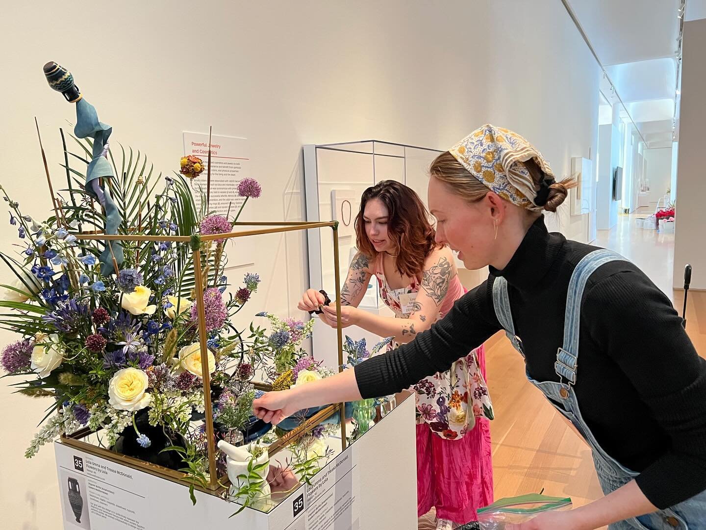 very in-my-element / in my happy place today 🥰

#artinbloom2024 #artinbloom #ncmaartinbloom #ncma #ncmuseumofart #florist #floraldesign #floralart #designer #floraldesigner #artist #ncmabloom #pncartinbloom