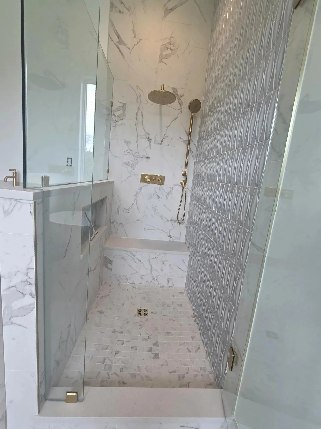 Bahtroom+Showers.jpg