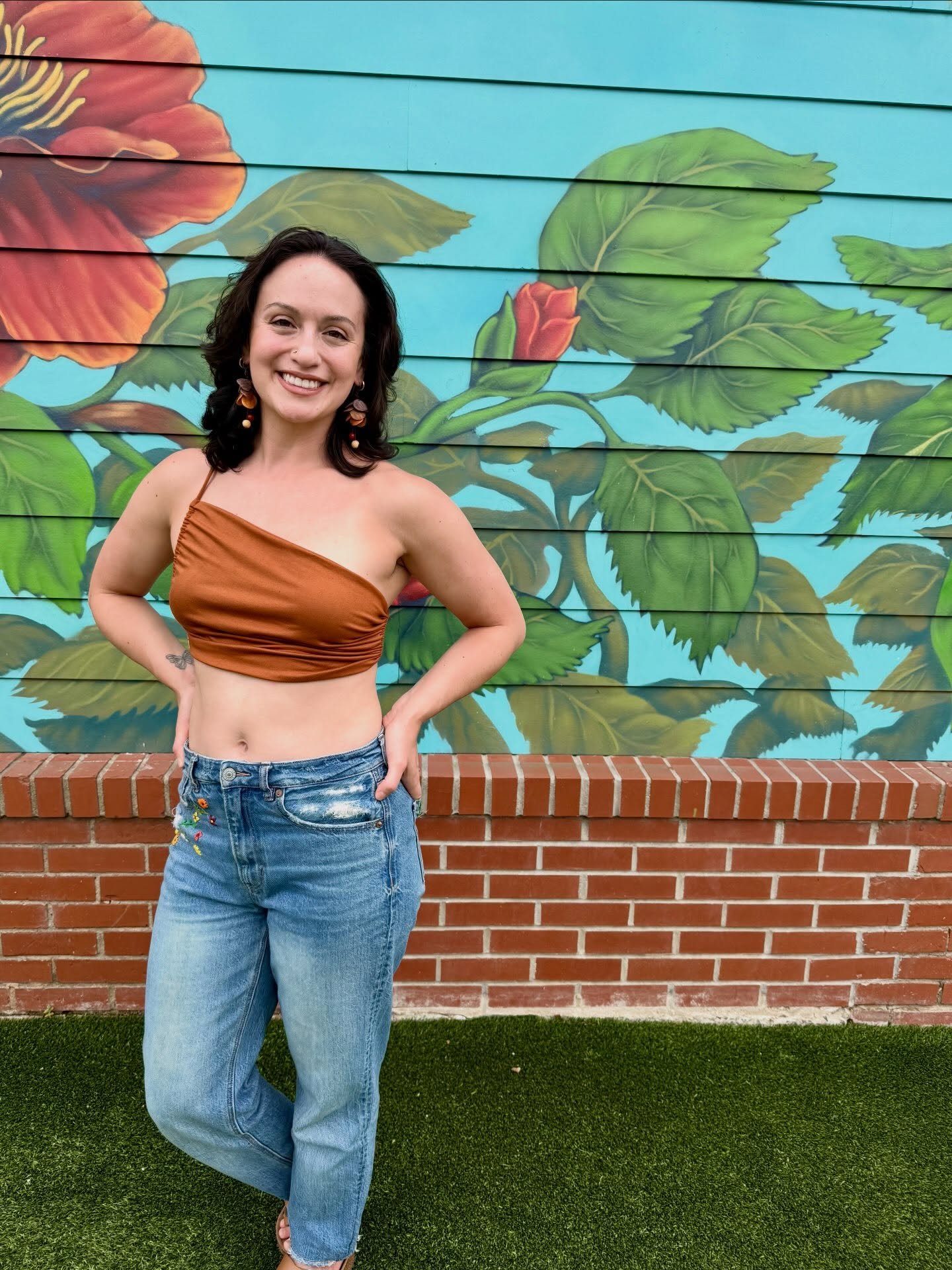 I do love a good mural wall 🌺 and a reminder of a few free resources available to support you on your autoimmune healing journey! 

1. The Weekly Remade Journal 📝: This is my favorite place to write and share all the ins and outs of healing autoimm