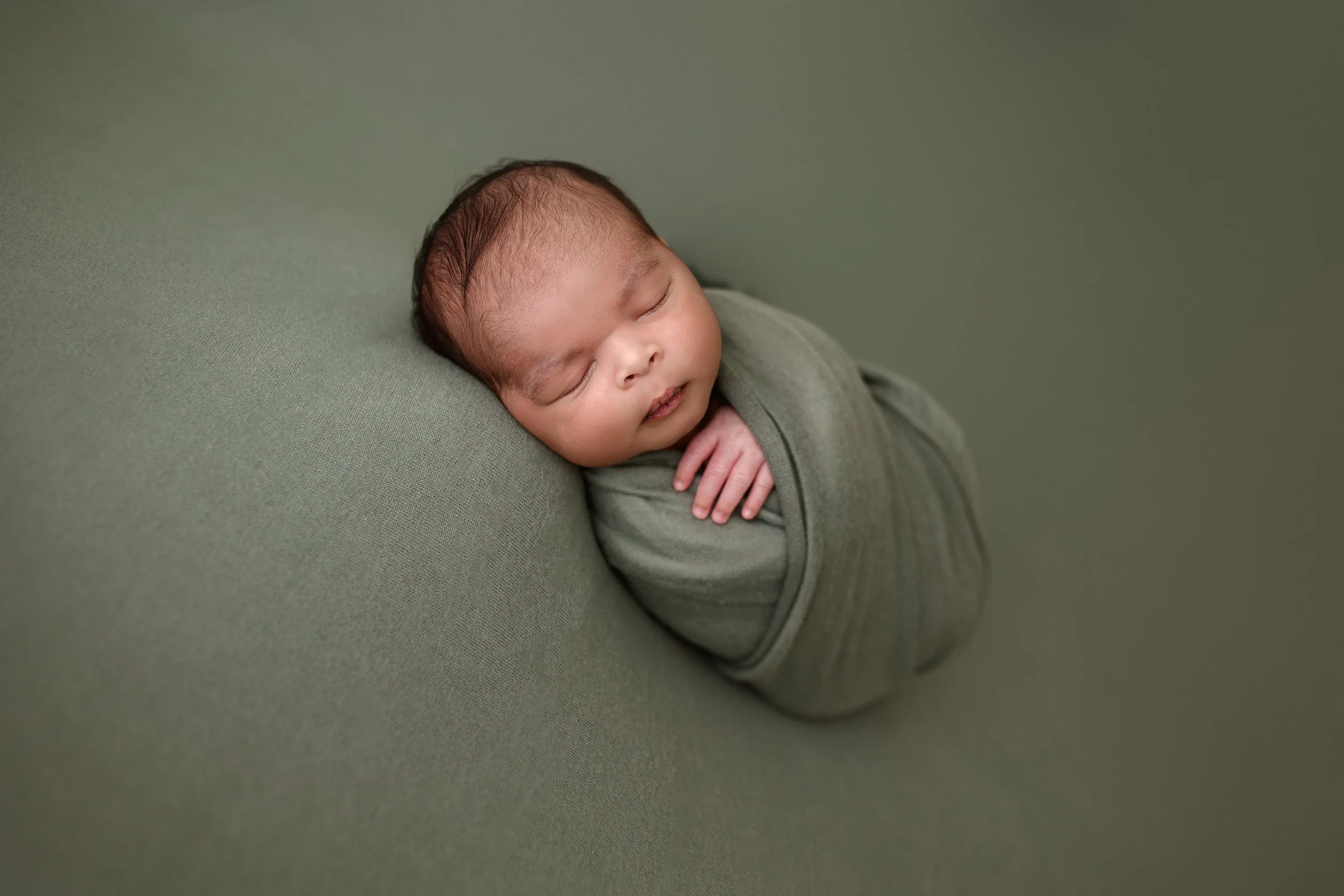 maternity and newborn photographers near me