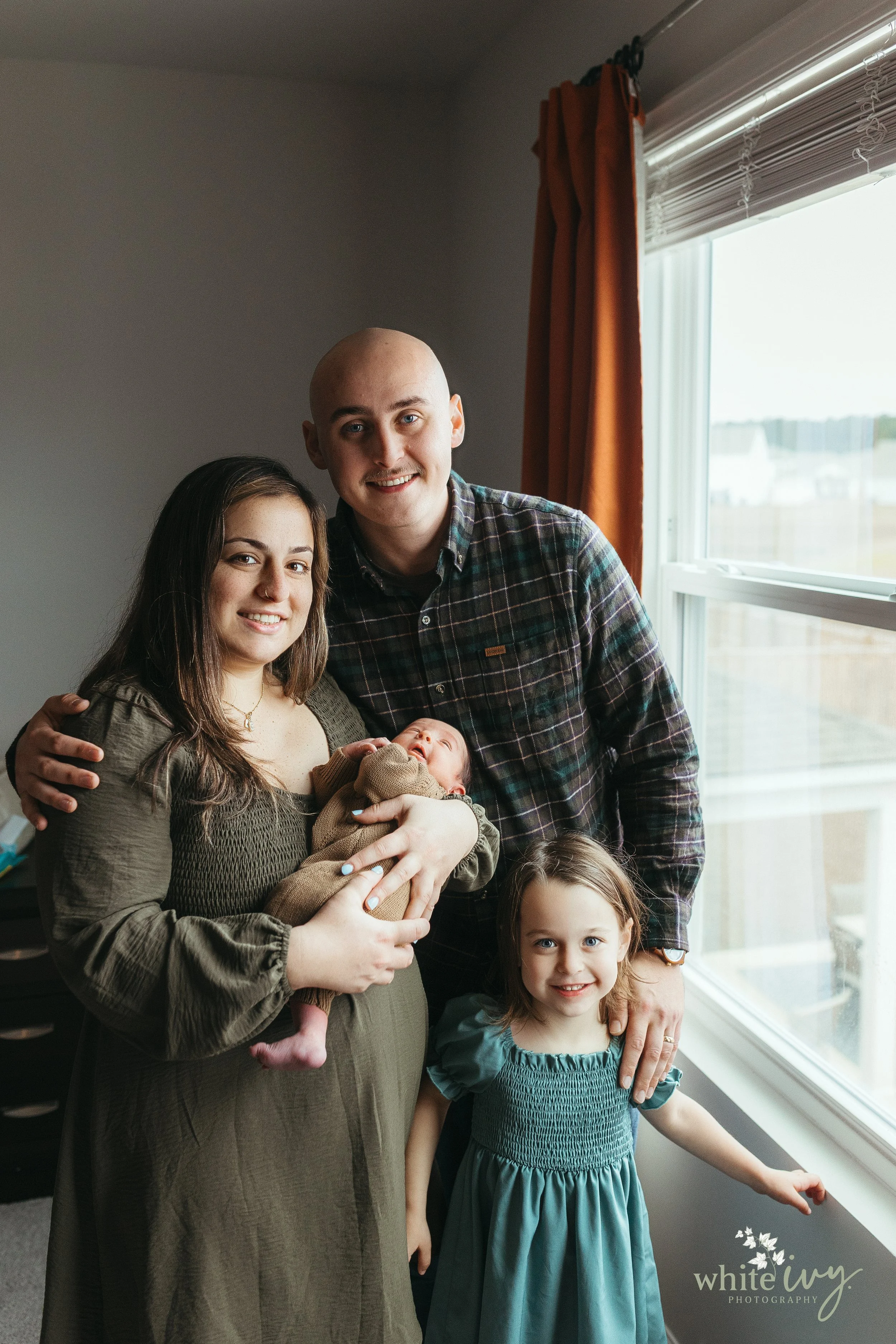 Why Families Travel to White Ivy Photography for Newborn Photos