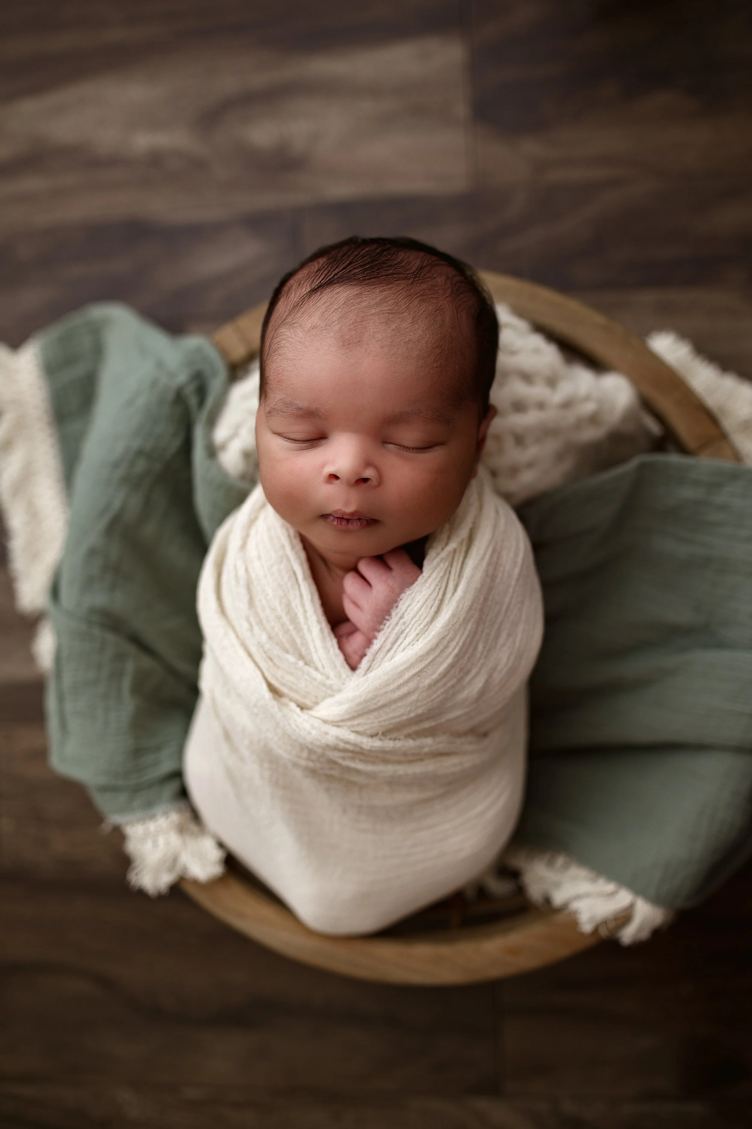 maternity and newborn photographer near me