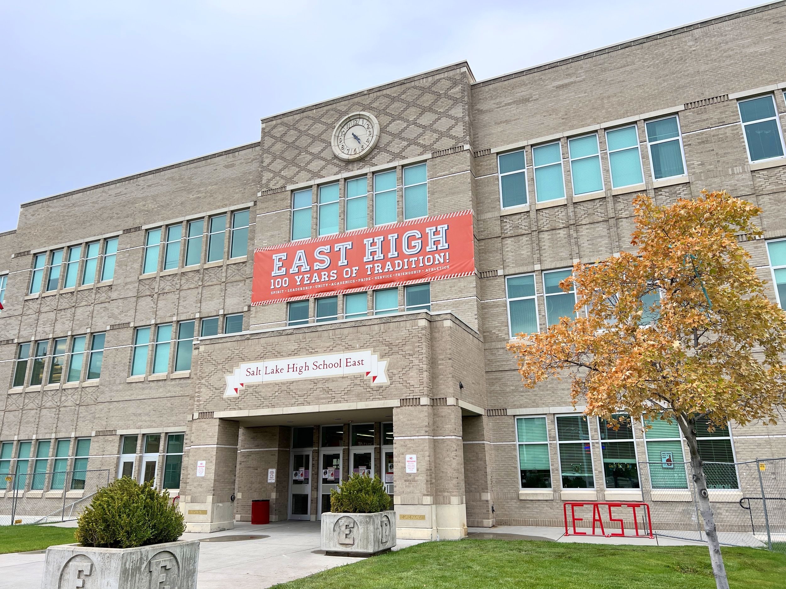 Visiting High School Musical'S East High — Deandra & Mike