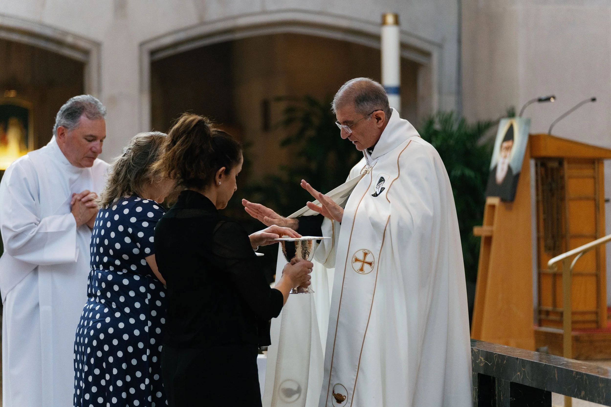 stcharbelhealingmassfinished-rlombardi-325.jpg