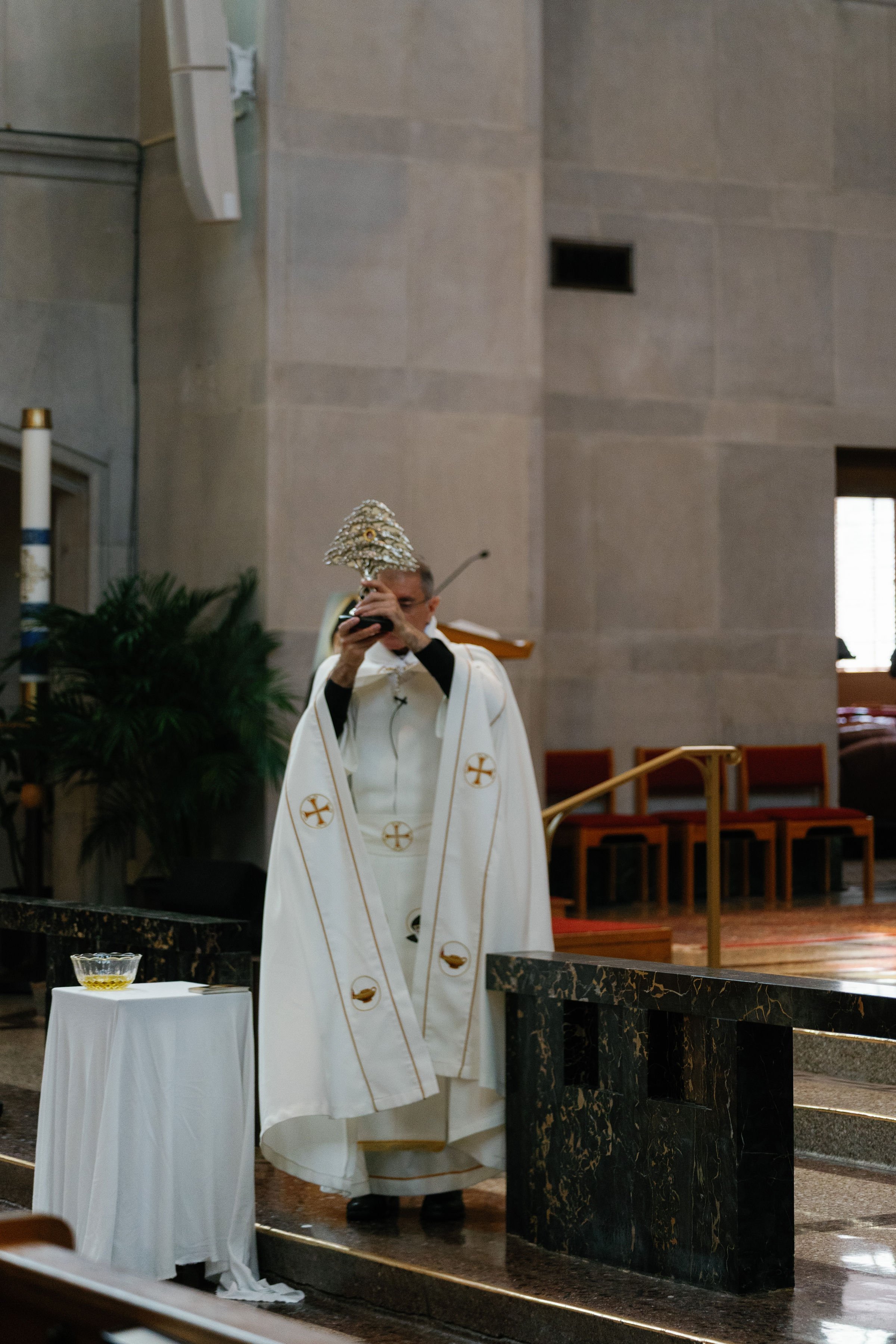 stcharbelhealingmassfinished-rlombardi-501.jpg
