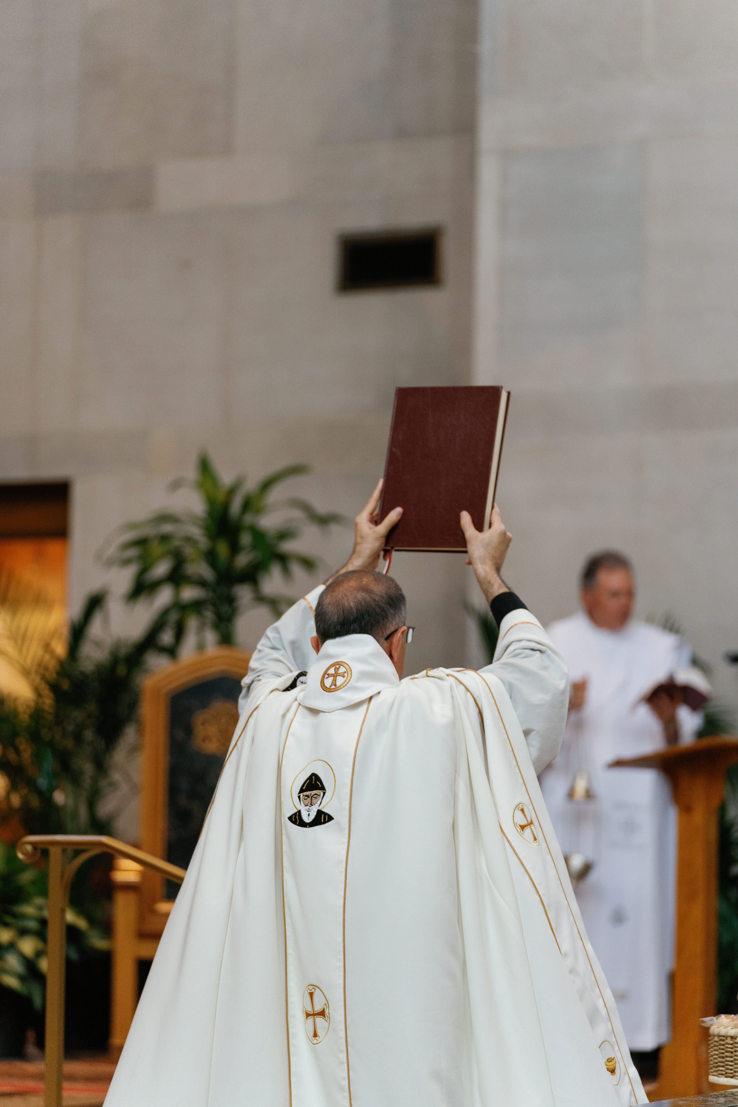 stcharbelhealingmassfinished-rlombardi-187.jpg