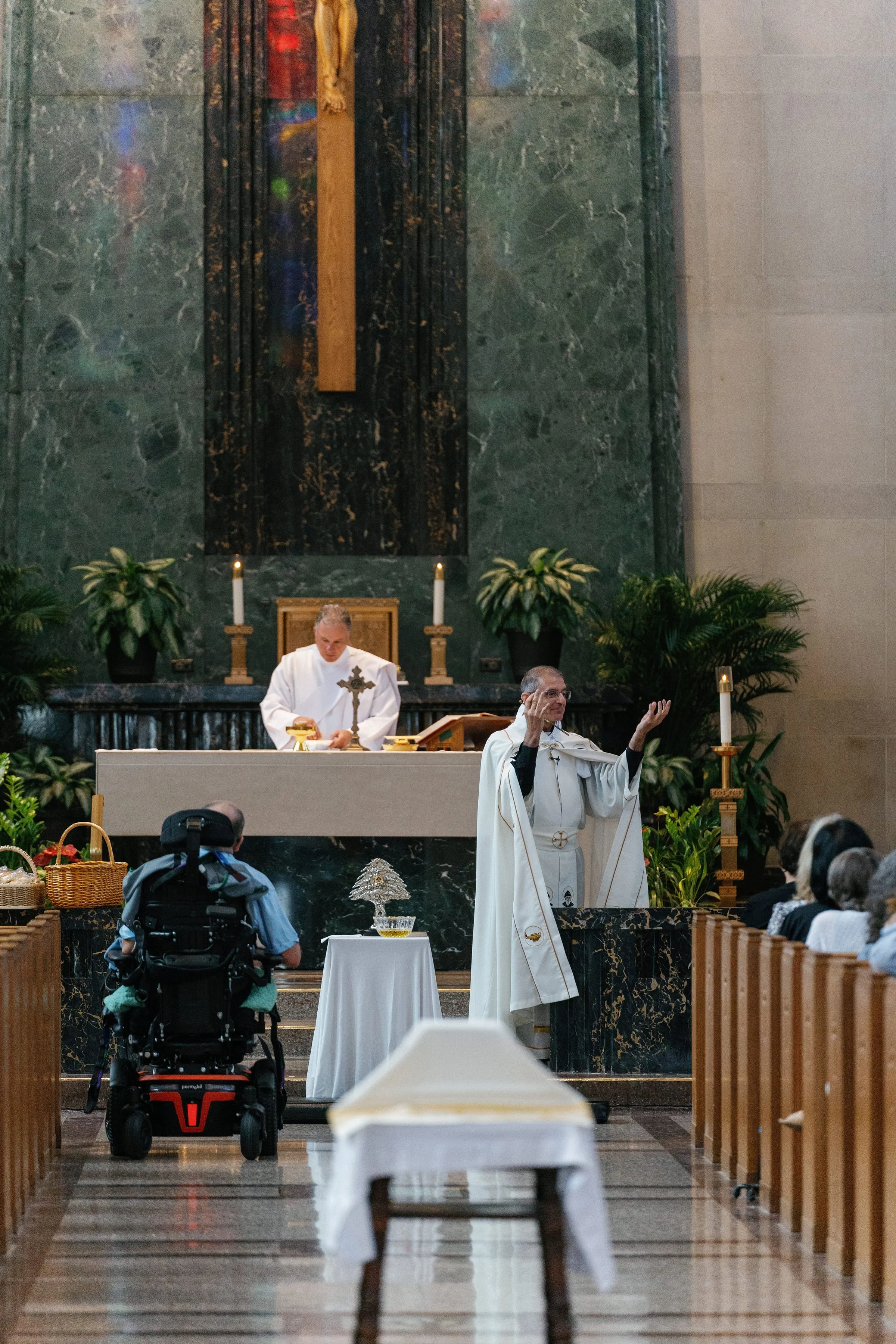 stcharbelhealingmassfinished-rlombardi-243.jpg