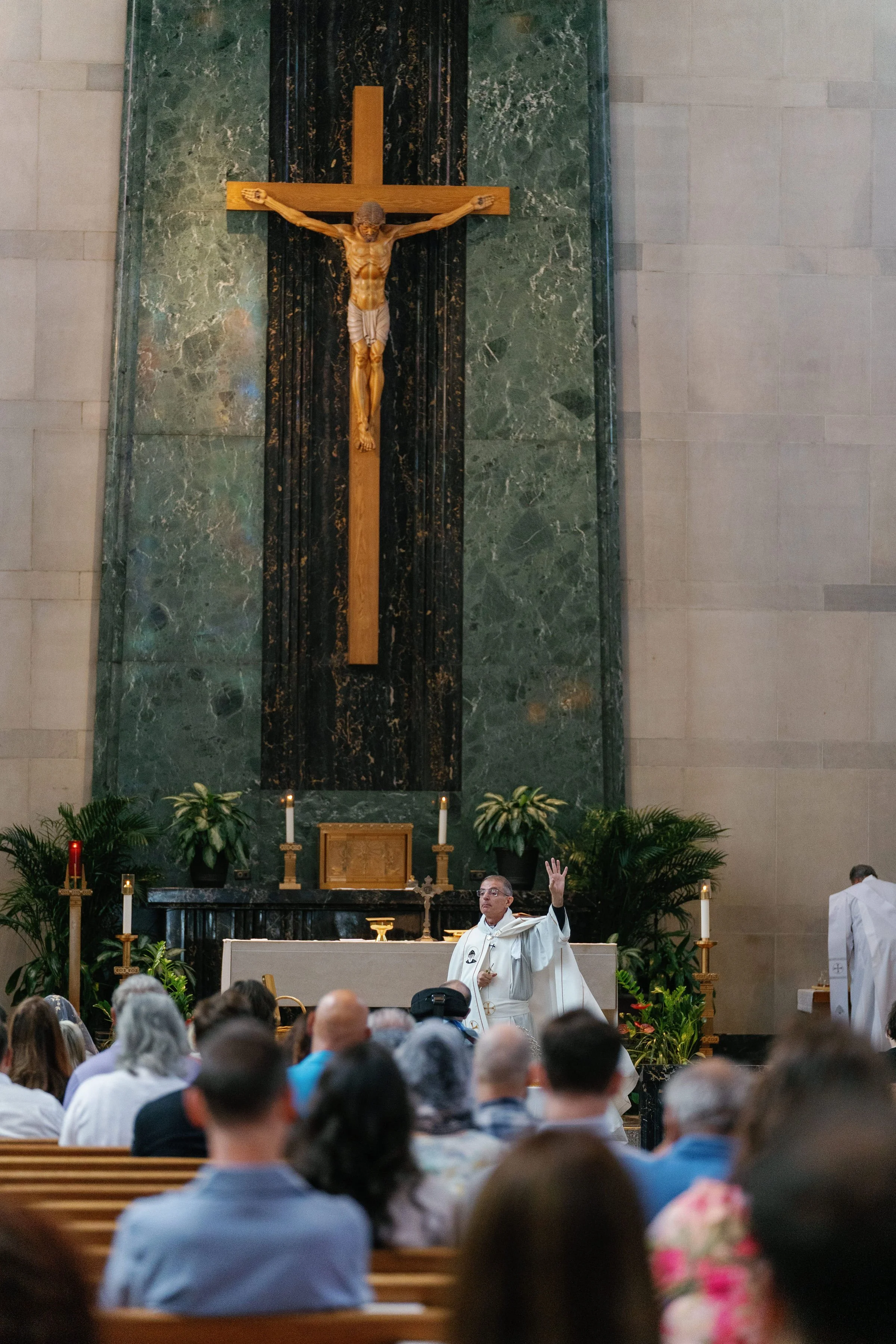stcharbelhealingmassfinished-rlombardi-238.jpg