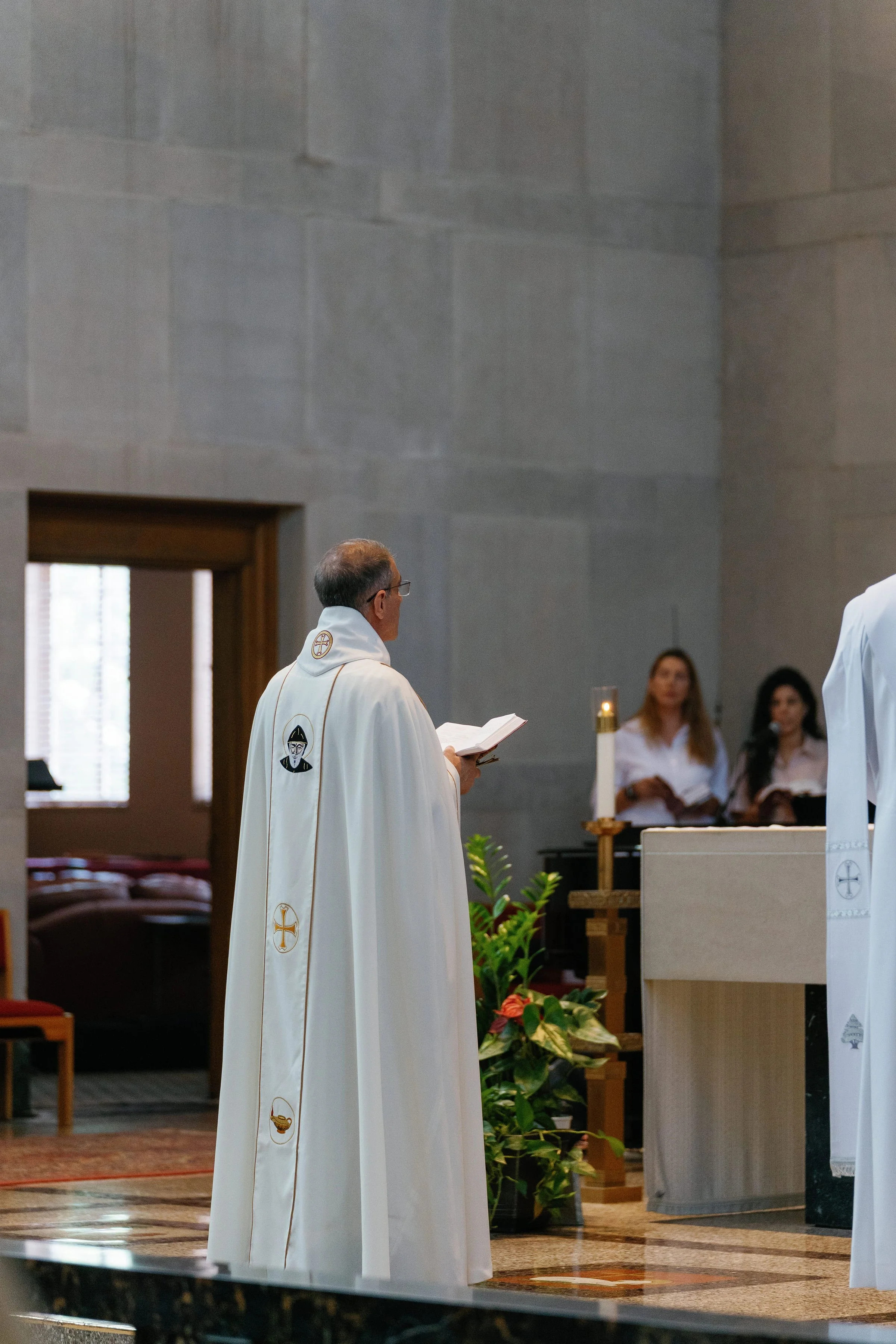 stcharbelhealingmassfinished-rlombardi-135.jpg