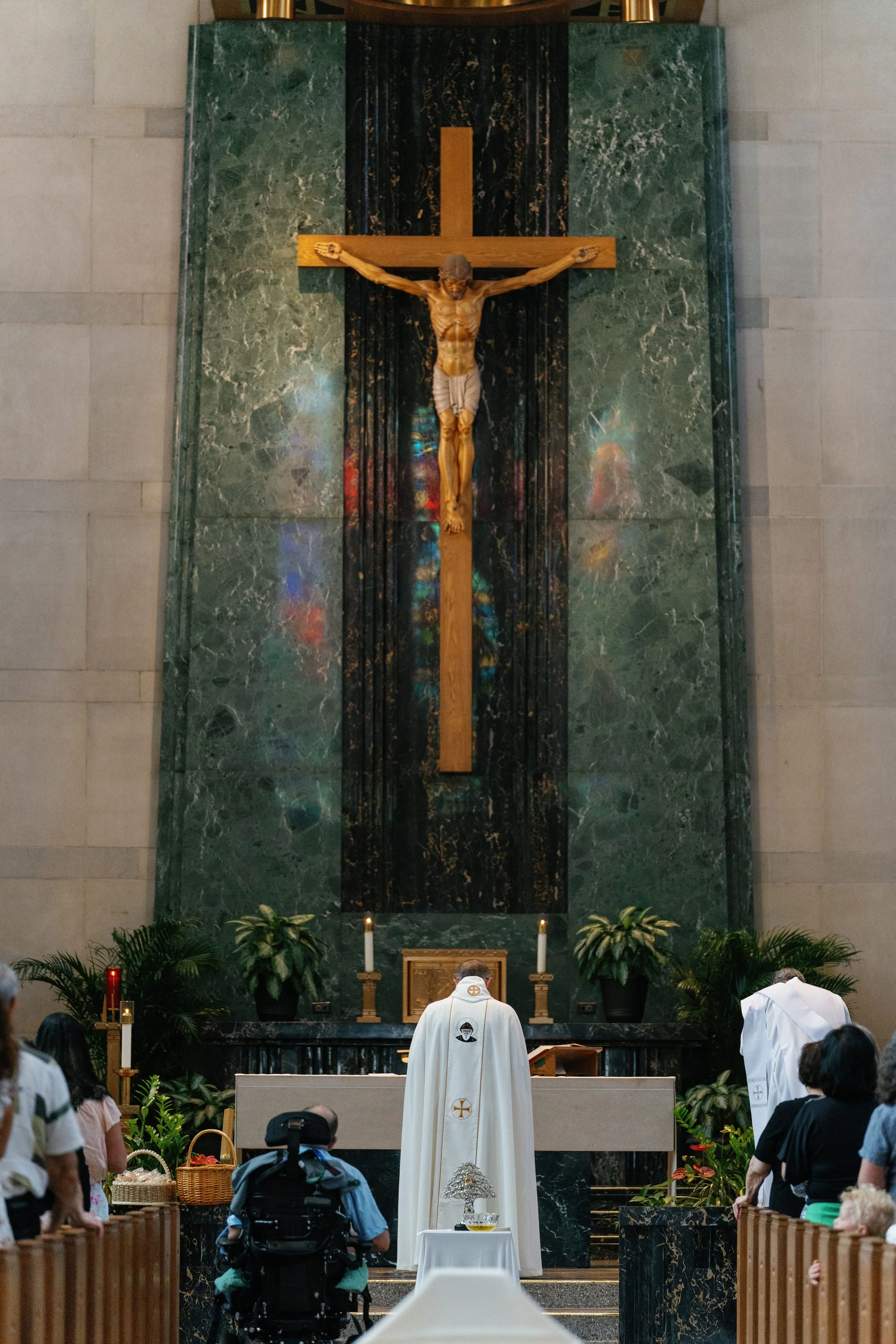 stcharbelhealingmassfinished-rlombardi-139.jpg