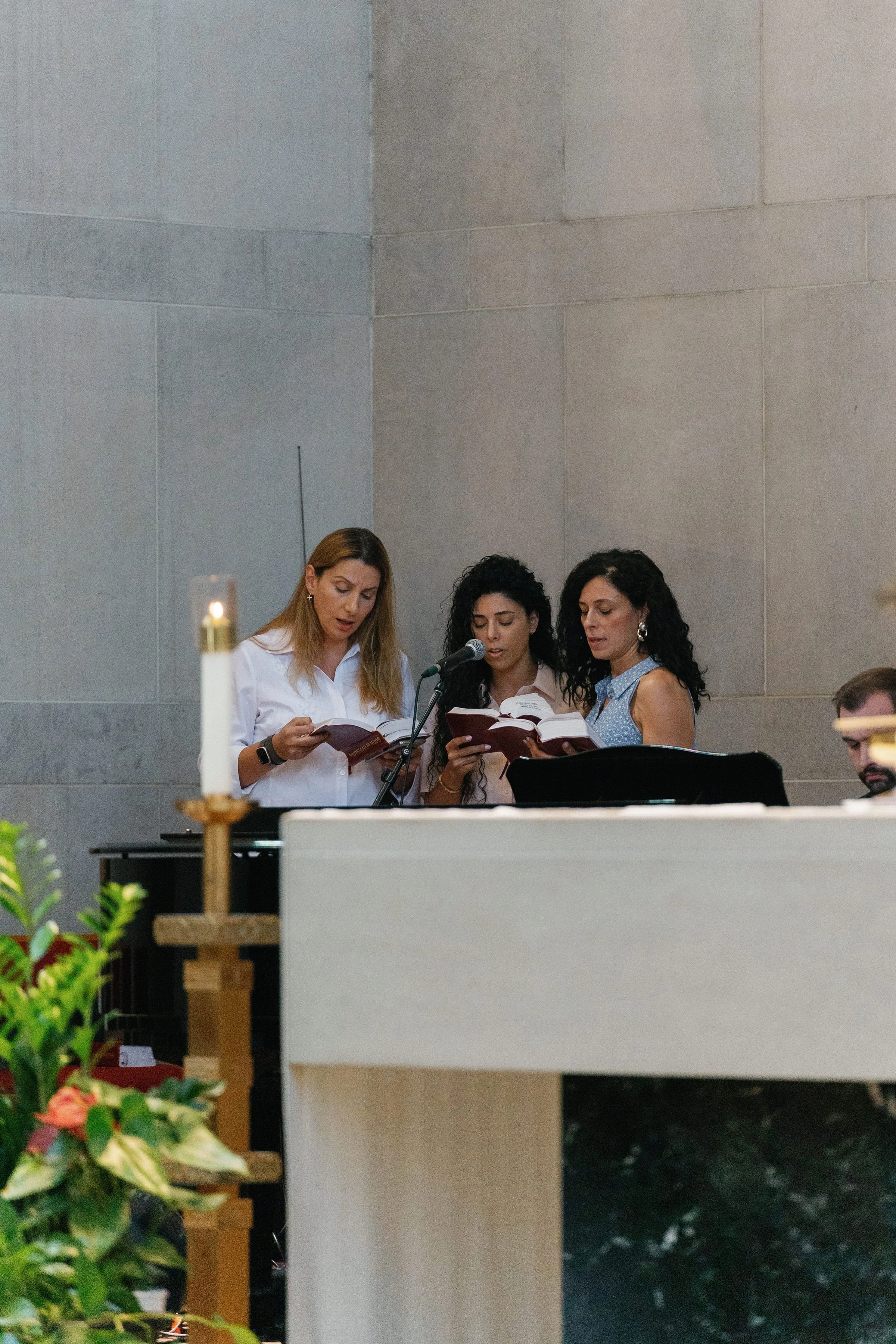 stcharbelhealingmassfinished-rlombardi-124.jpg