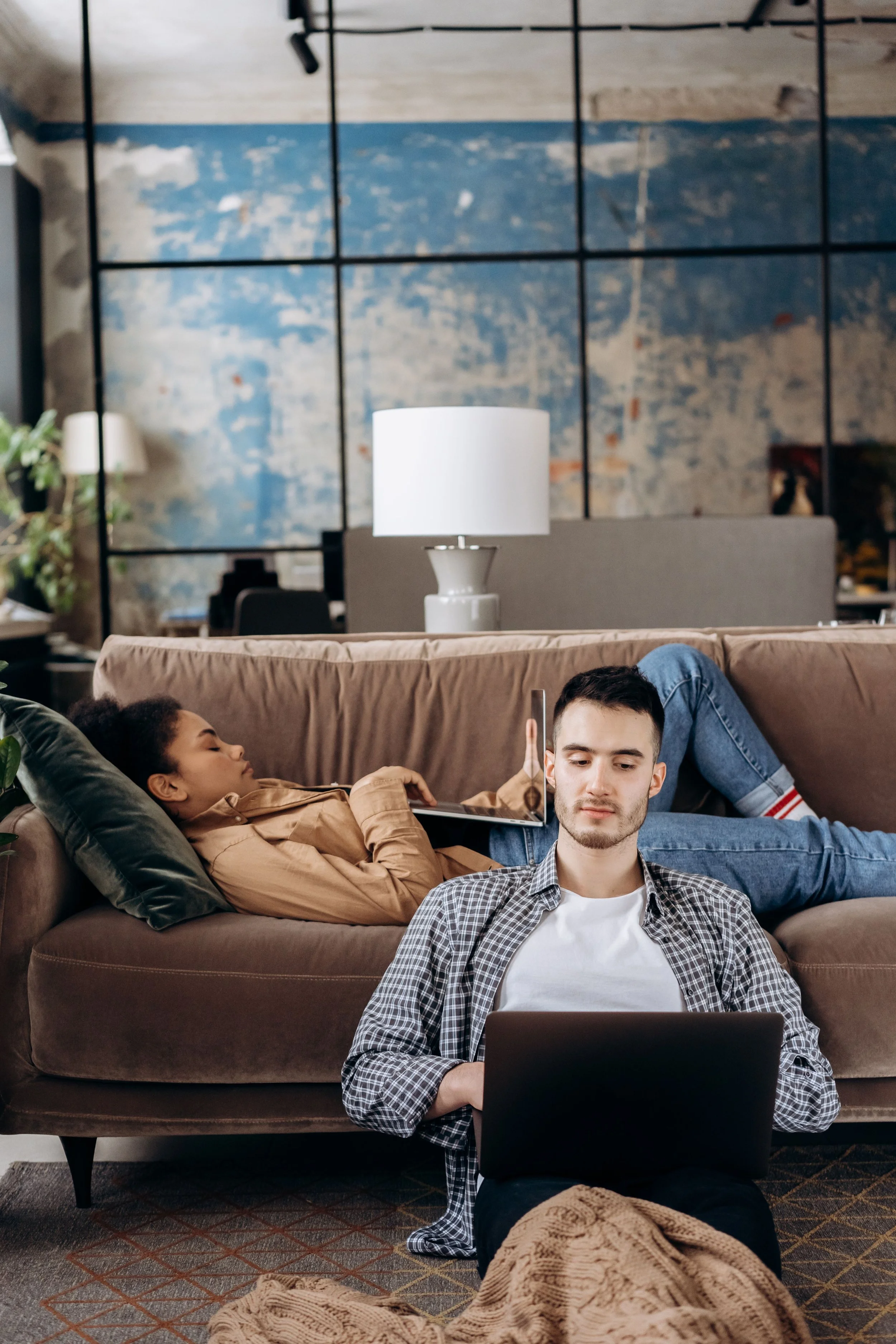 Can ChatGPT Help Your Relationship? What a Couples Therapist Wants You to Know