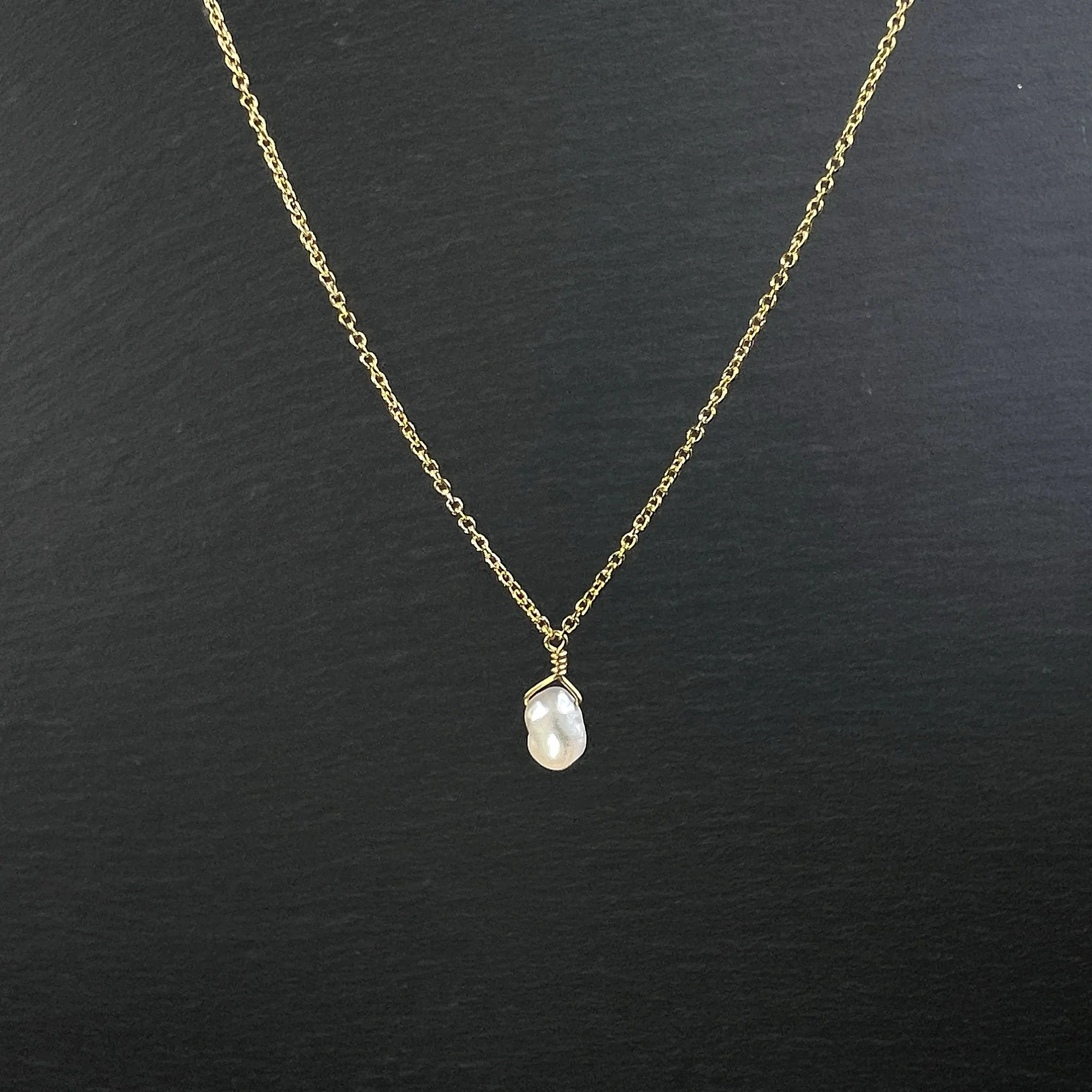 pearl solo drop necklace