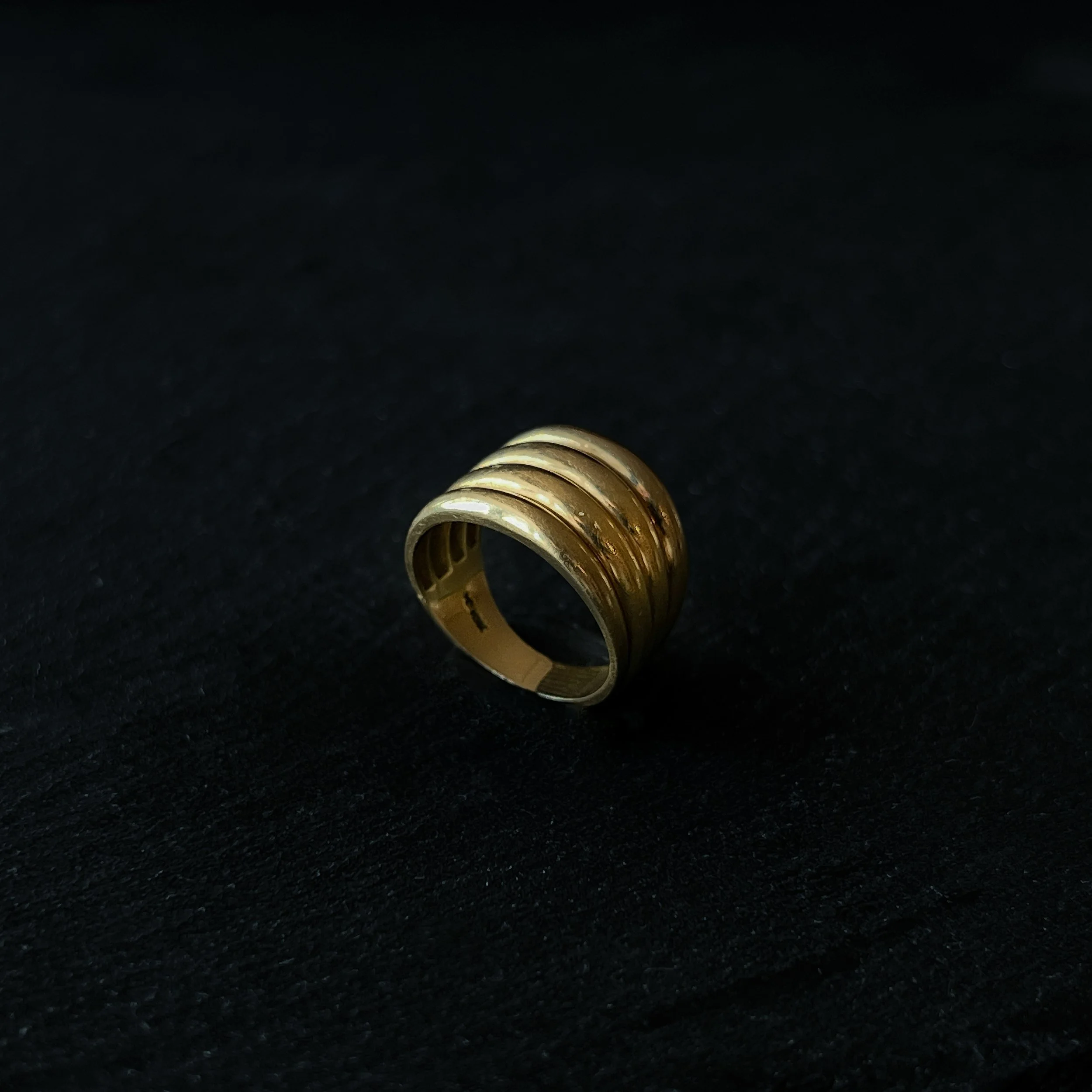 GROOVED WAVE BAND - size 6.5, 10KYG
