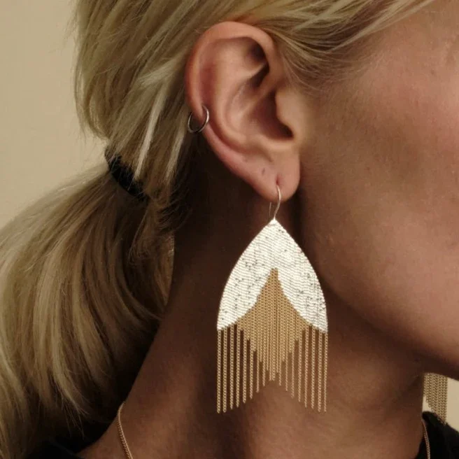 BLEEDING HEARTS EARRING - BRASS