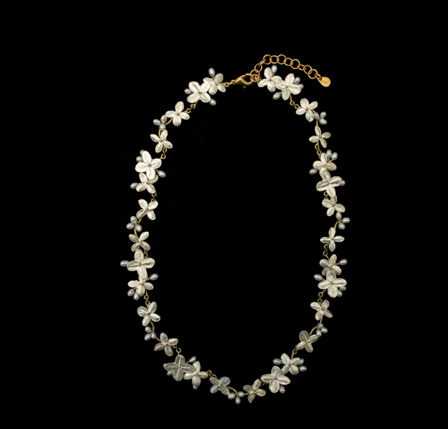 WHITE HYDRANGEA STATEMENT NECKLACE