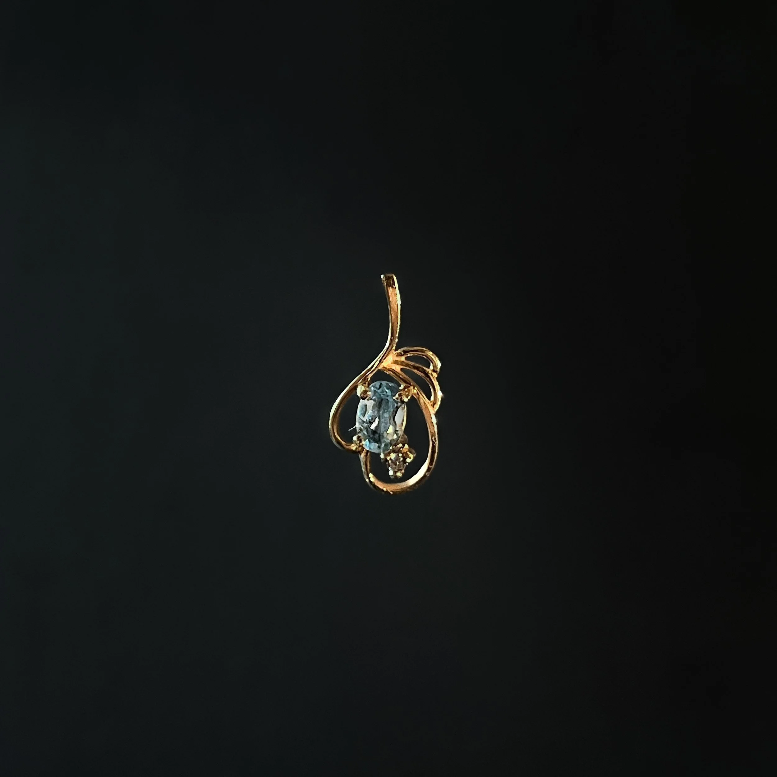 BABY BLUE TOPAZ PENDANT - 14KYG