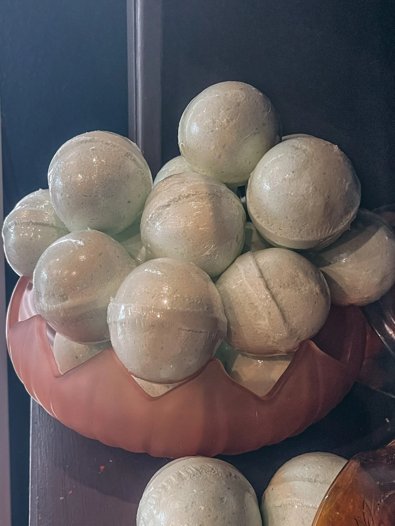 An invigoration mix of aloe with lemon, this truly is a tonic!