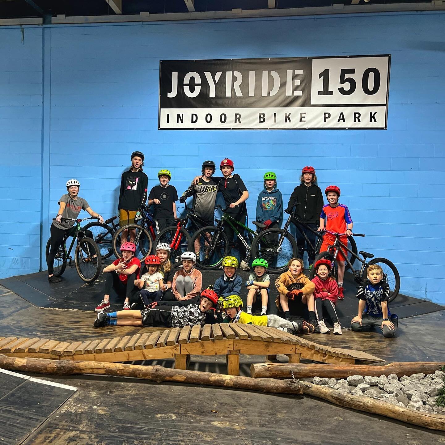 Another fantastic day spent @joyride150 learning new skills and having fun with friends! 

@thormotorsford @kawarthavoyageur @stimulusperformancetraining @customcomfortclimatecare @hardwoodskiandbike @bioracer_na @orbea @julbocanada @sweetprotection
