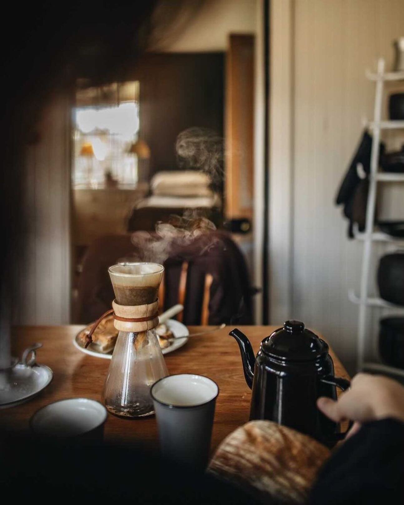 Slow and lovely brunch; freshly brewed coffee and cinnamon and ricotta toast Yum! ☕️🤎

📸 @1924us at @thebutchershouse_ 

#slowandlovely 
#yum