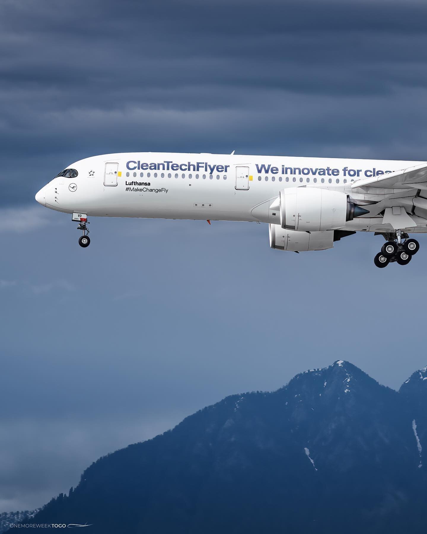 Lufthansa&rsquo;s CleanTechFlyer arriving at YVR on a gloomy afternoon.
&bull; &bull; &bull;
&copy;Onemoreweektogo
&bull; &bull; &bull;
#instagramaviation #megaaviation #aviation4u #proaviation #av1ati0n #avgeek #ig_airplane_club #instaaviation #avia