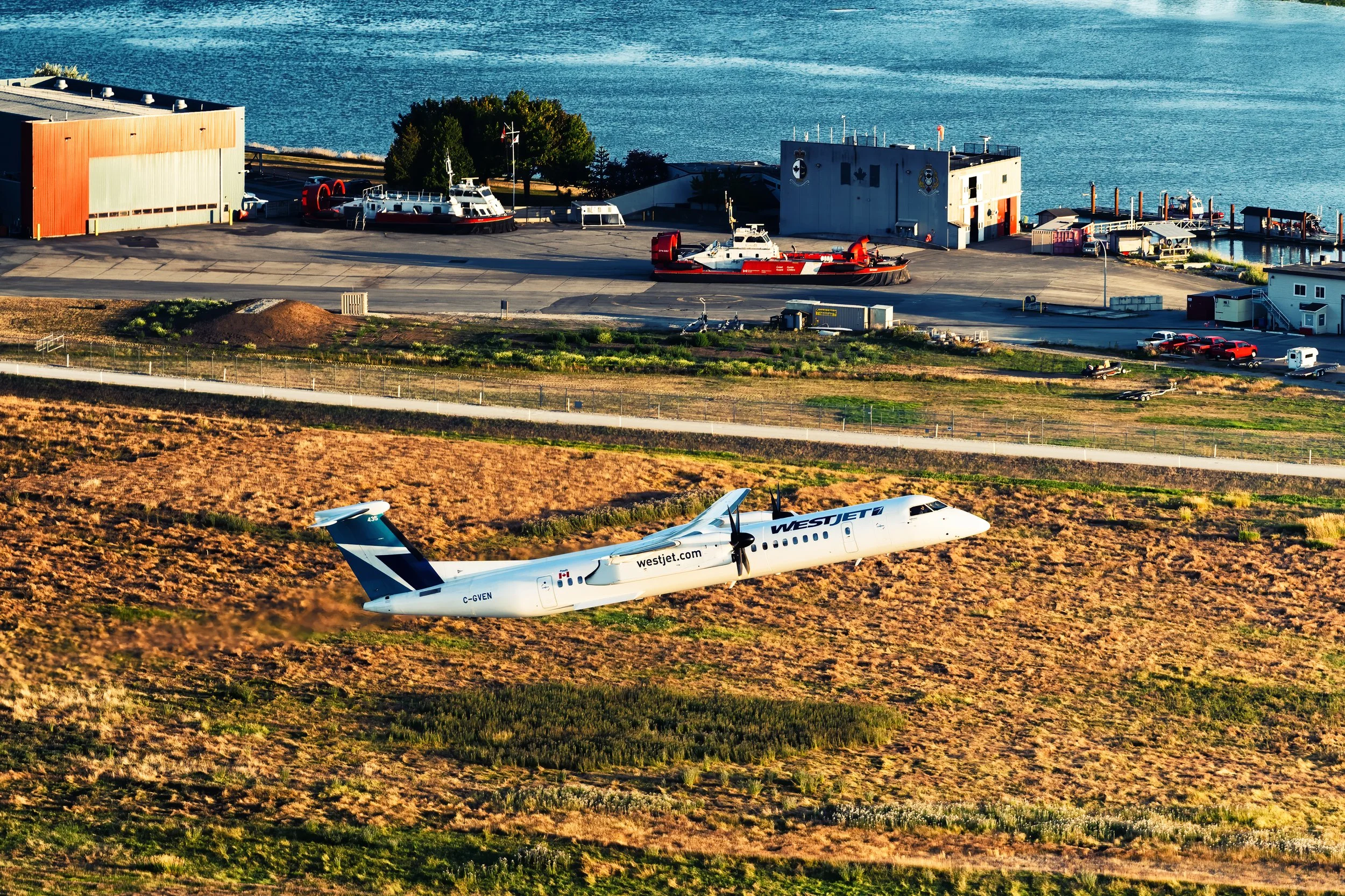 westjet_q400_c-gven_aug_4_2020_pre_giga.jpg