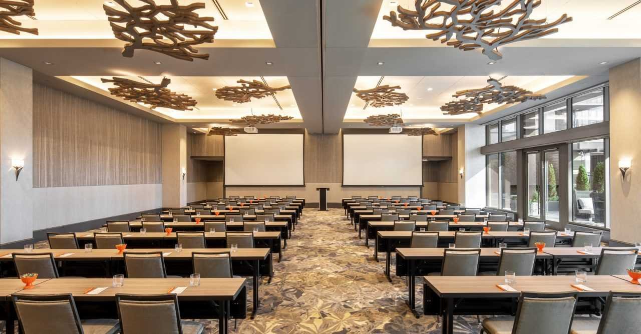 Tableaux-Decorative-Grilles-Branches-in-Epicurean-Meeting-Room-1280x667-1.jpg