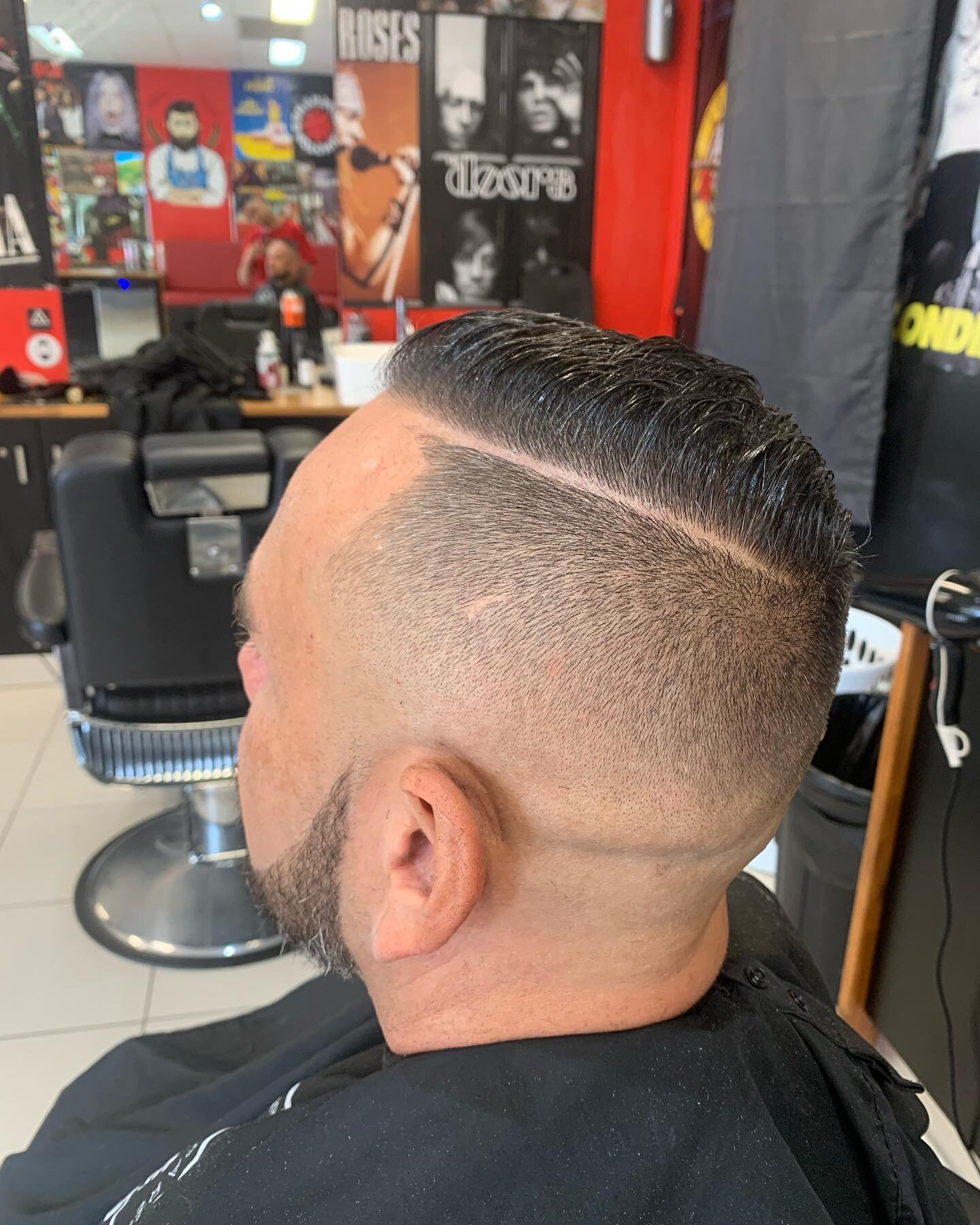 Simple but clean! Quality comes in many forms. So book in now! Limited spots available 🔥 

#refugebarber #refugeclothingrefugecairns #cairnsbarber #cairnsaustrralia #cairns #barbershop #cairnsbarbershop #barbershopconnect #cairnsbusiness #cairnsloca