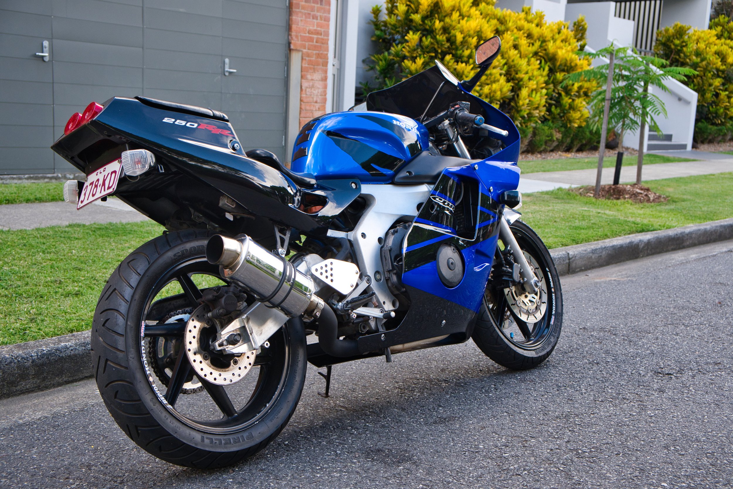 Honda CBR250RR MC22 vs Kawasaki ZXR250R Comparison JDM MotoSpares