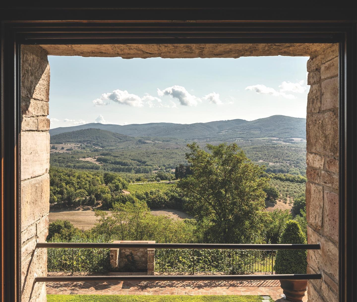 Italian countryside🍷🍇 
Belmond Castello di Casole
Tuscany, Italy