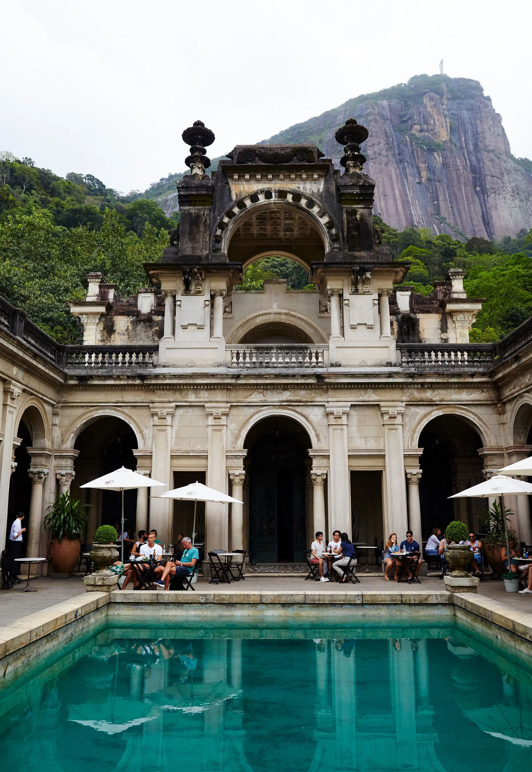 chez-george-destination-rio-de-janeiro-cafe-pool-mountain-view-made-by-originals-316_EXPLOY.jpg