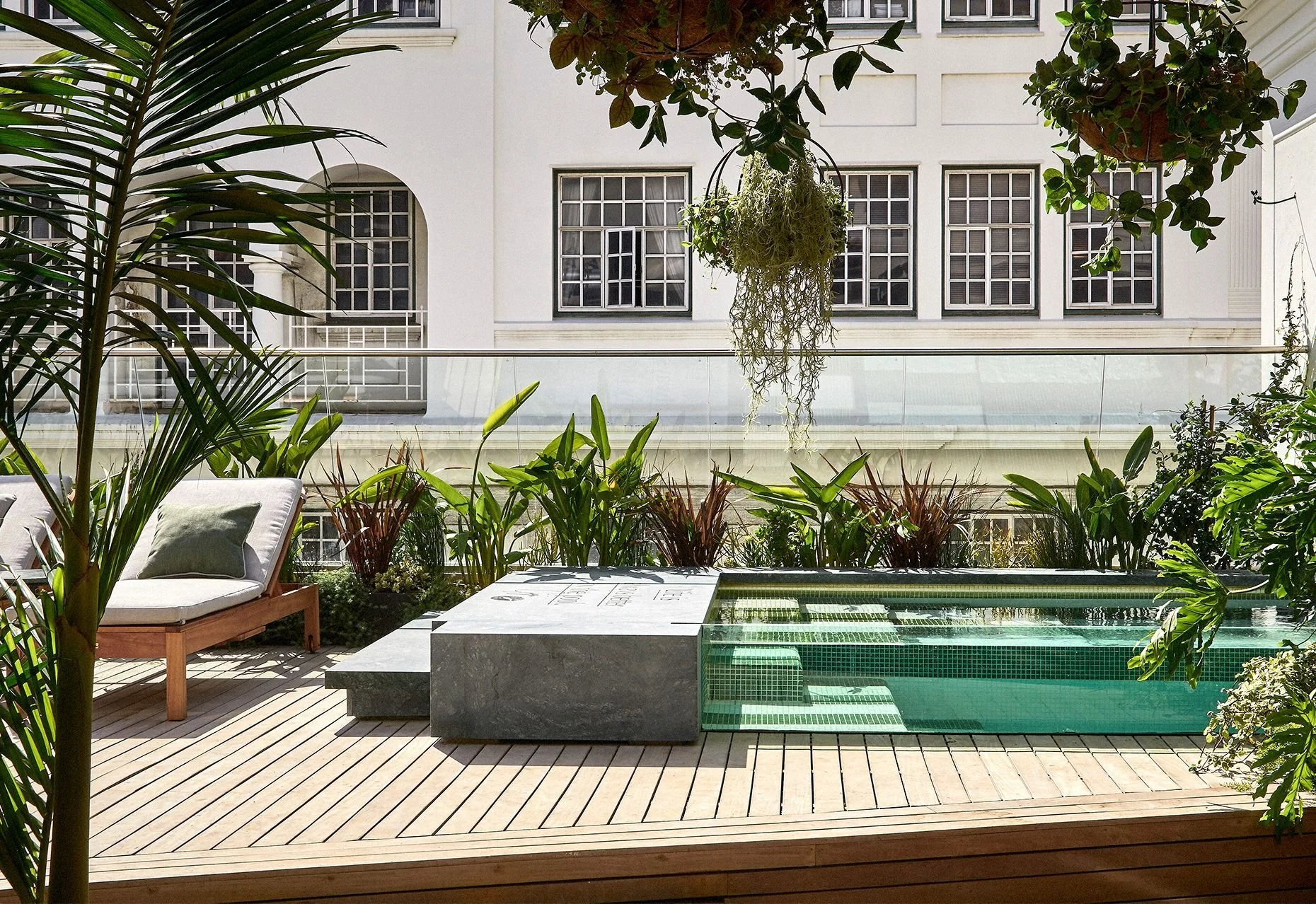gorgeous-george-rooftop-terrace-pool-hanging-plants-422_EXPLOY.jpg