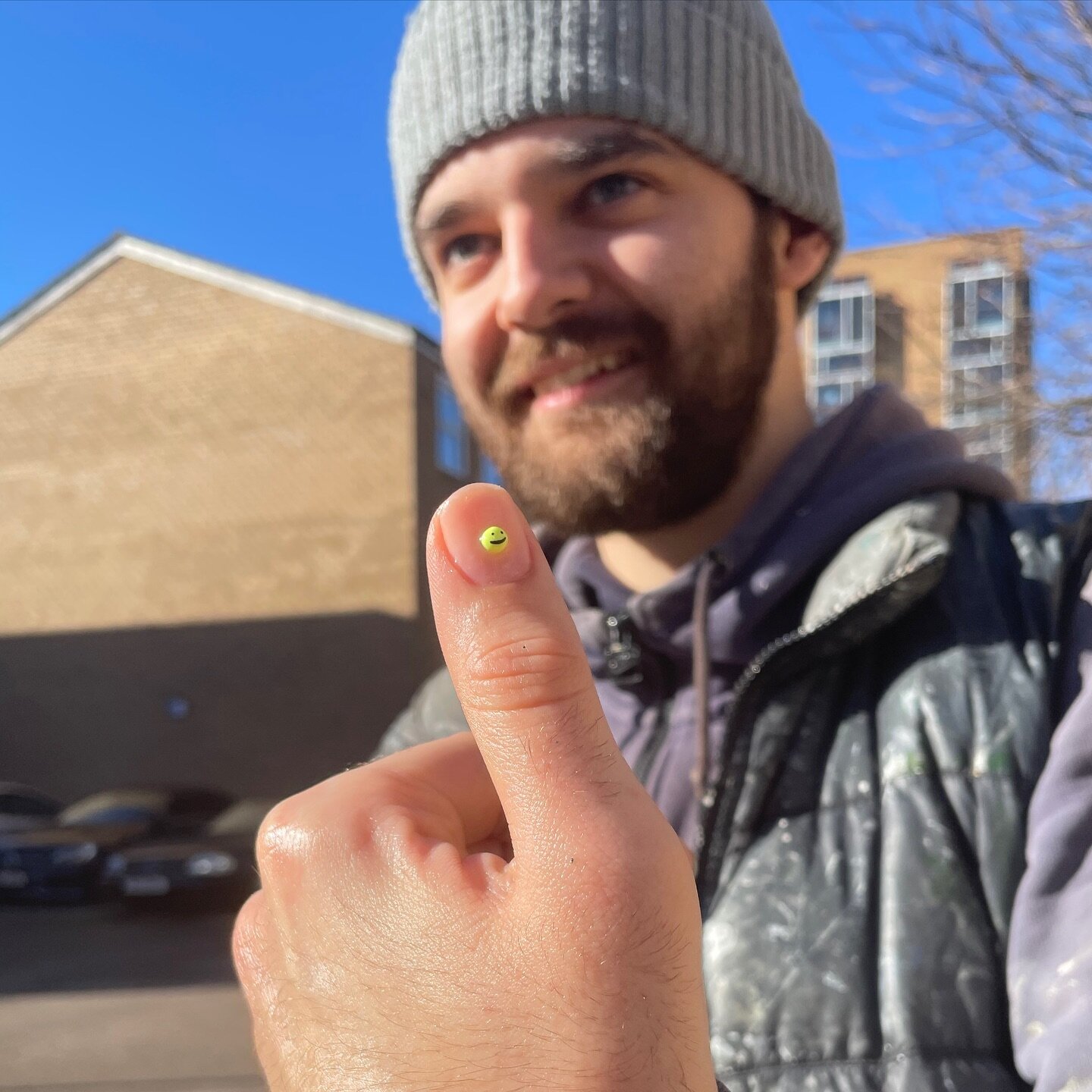 Say cheese! 😄

It&rsquo;s smiles all round with this adorable 3D smiley face nail art by Shoreditch Nails Academy Graduate, Tai 💛

#taishoreditchnails #shoreditchnails #shoreditchnailspolish #shoreditchnailspolish #3dnails #3dnailart #nailart #nail