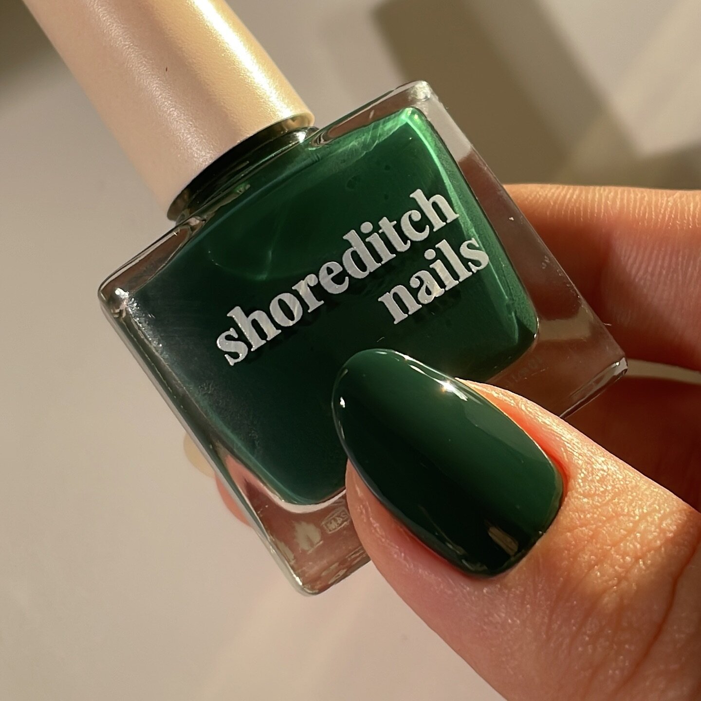 Up close and personal with The Victoria Park 💚 
A favourite from our original collection, we can&rsquo;t get enough of this true, forest green 🌳

#shoreditchnails #shoreditchnailspolish #shoreditchnailsacademy #victoriapark #forestgreen #greennails