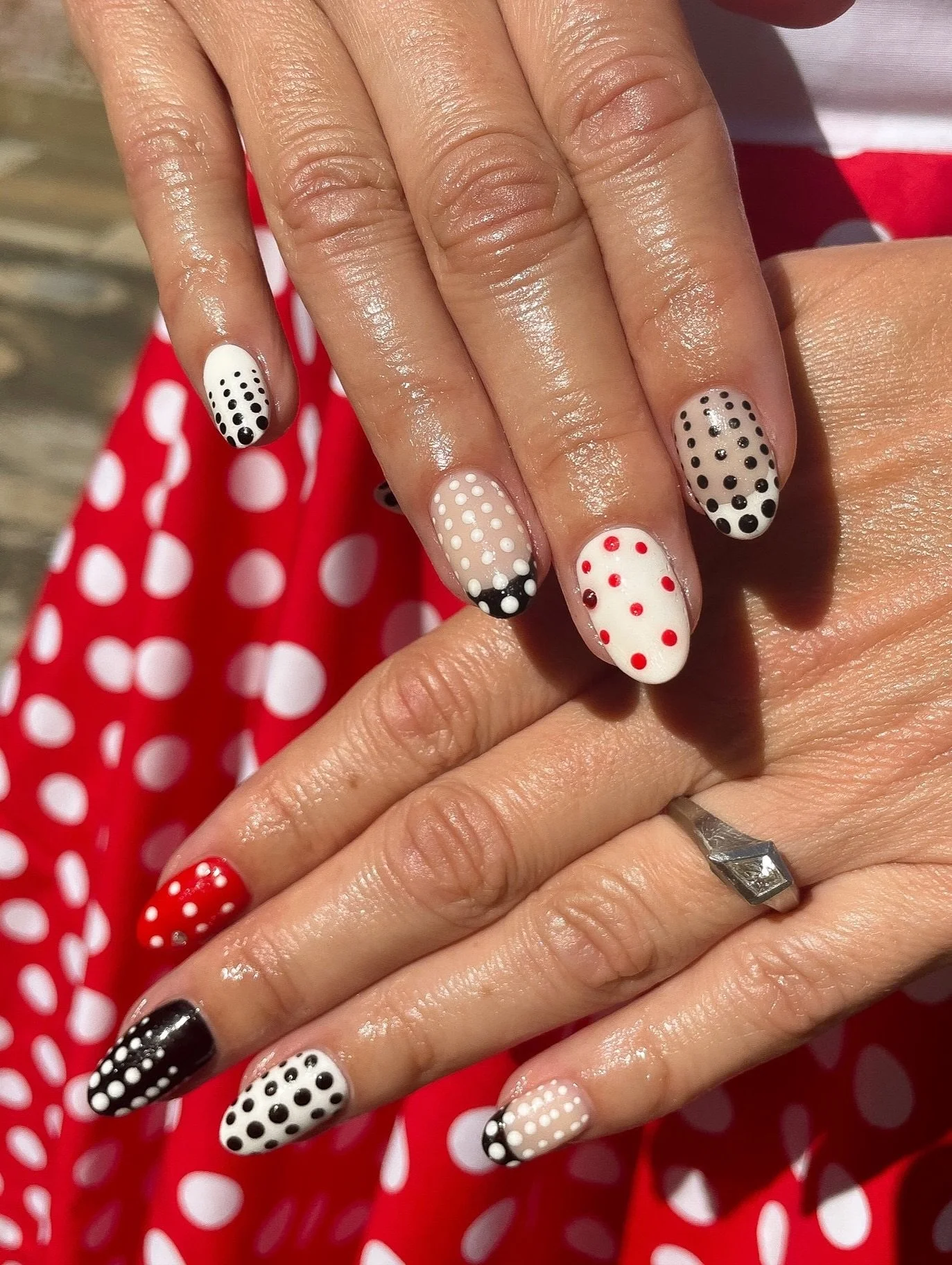 The polka dot trend is not getting old 😍 We love seeing your own take on this trend. 
To book: Gel Mani Full Works + Nail Art Level 3 🍒
#shoreditchnails #polkadotmani #nailart #polkadotnails
