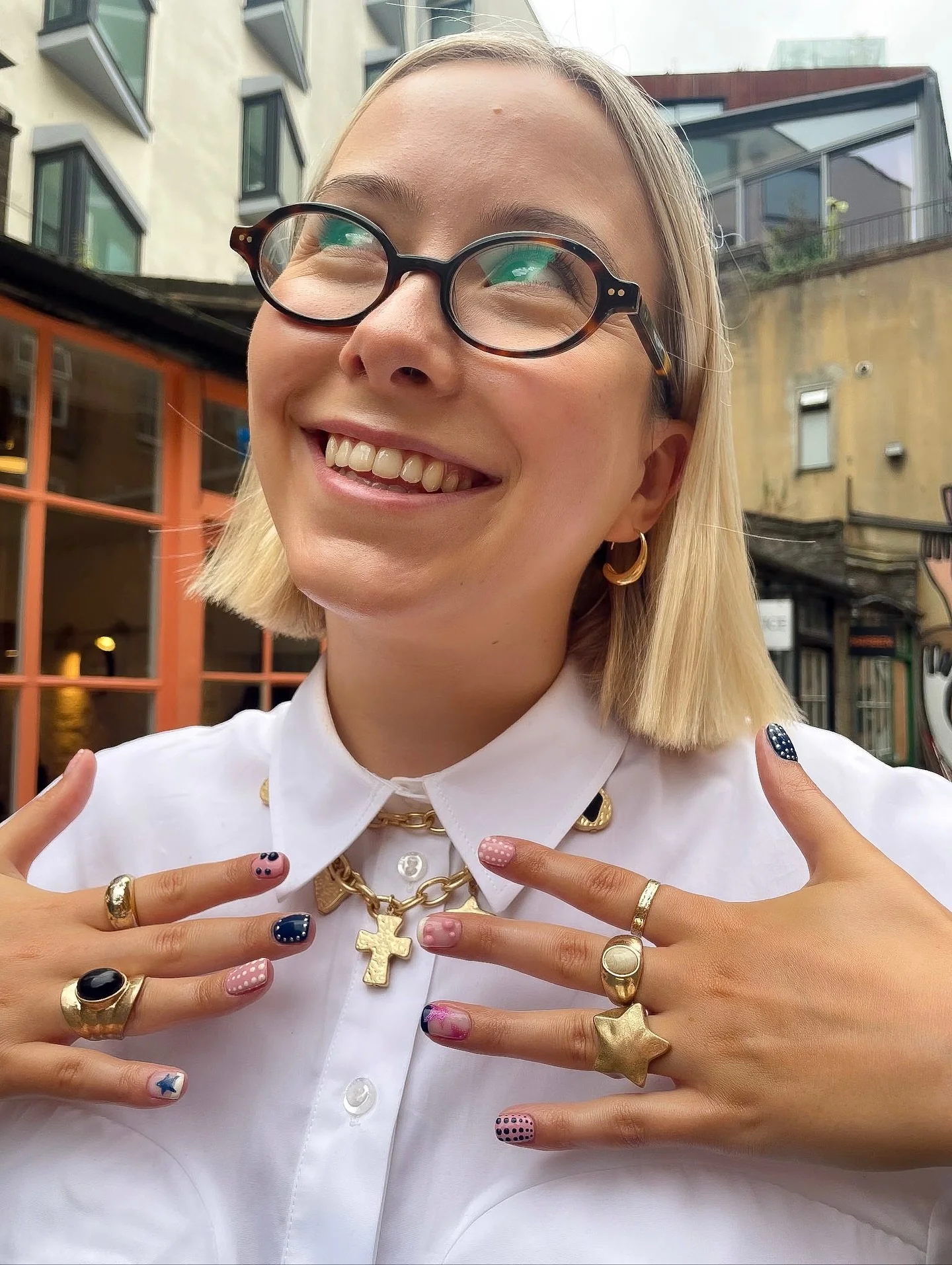 Feeling dot-licious, star-struck, and blob-tastic! 🤭

To book: Gel Mani Full Works + Nail Art Level Four 

#Shoreditchnails #manicure #nailartinspo #polkadotnails #3dnailart