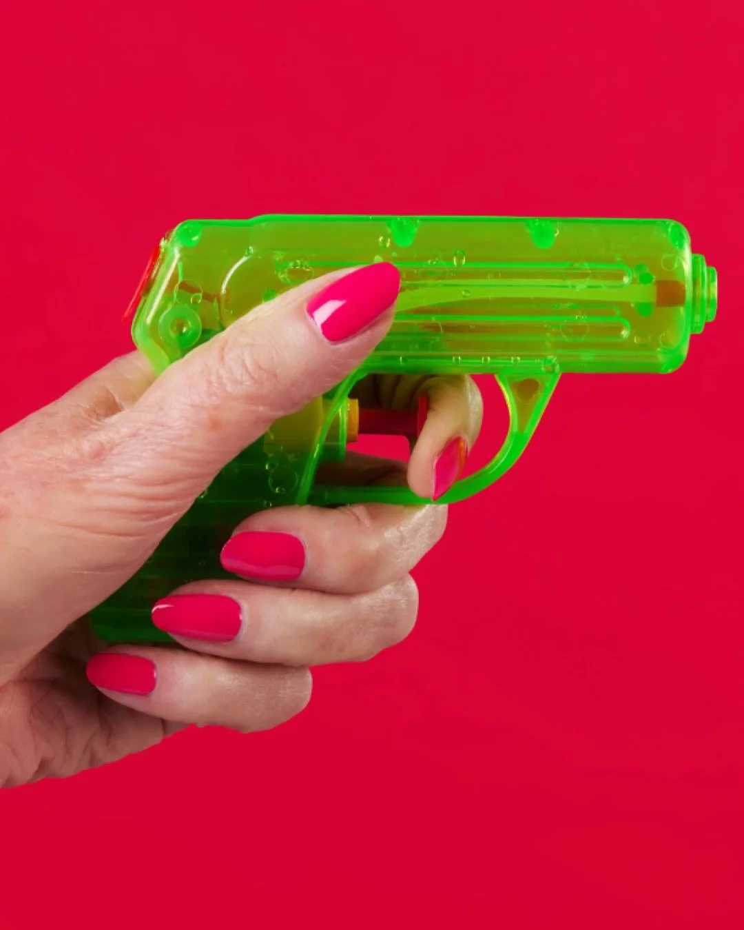 Power of pink 🔫 💕

To shop:
The Liverpool Street 

To book: 
Mani Full Works 

#shoreditchnails #hotpinkpolish #manicure #hotpink